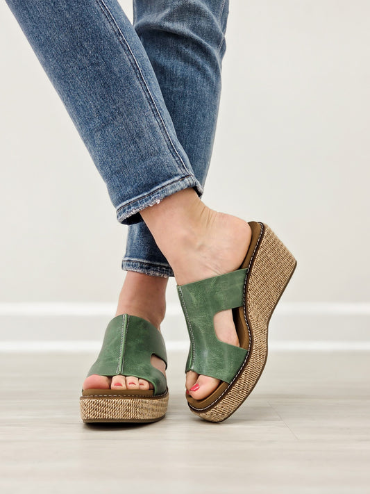 Corkys Kiss N Tell Wedges in Leaf Green