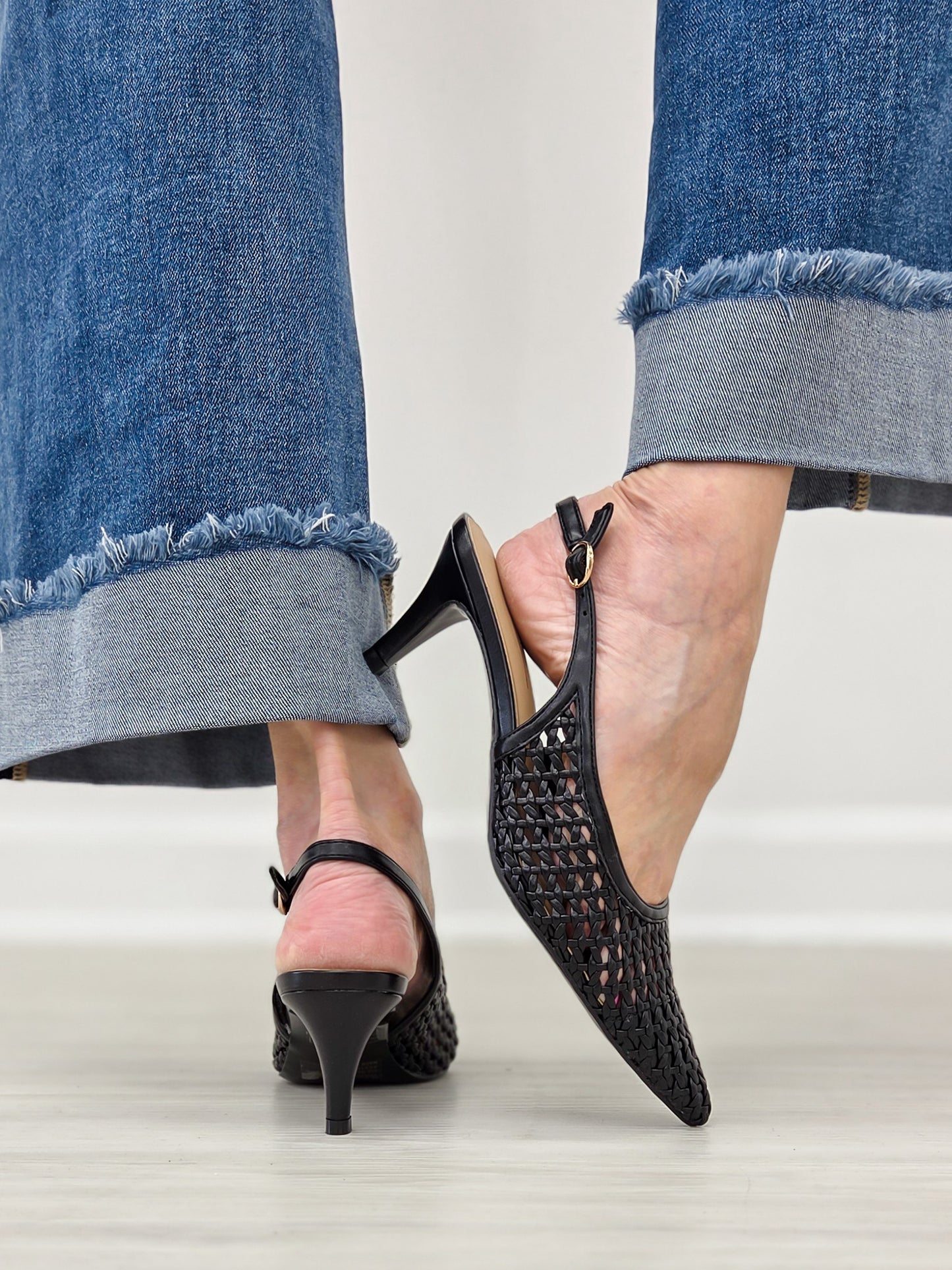 Woven Slingback Pointed Toe Kitten Heels in Black