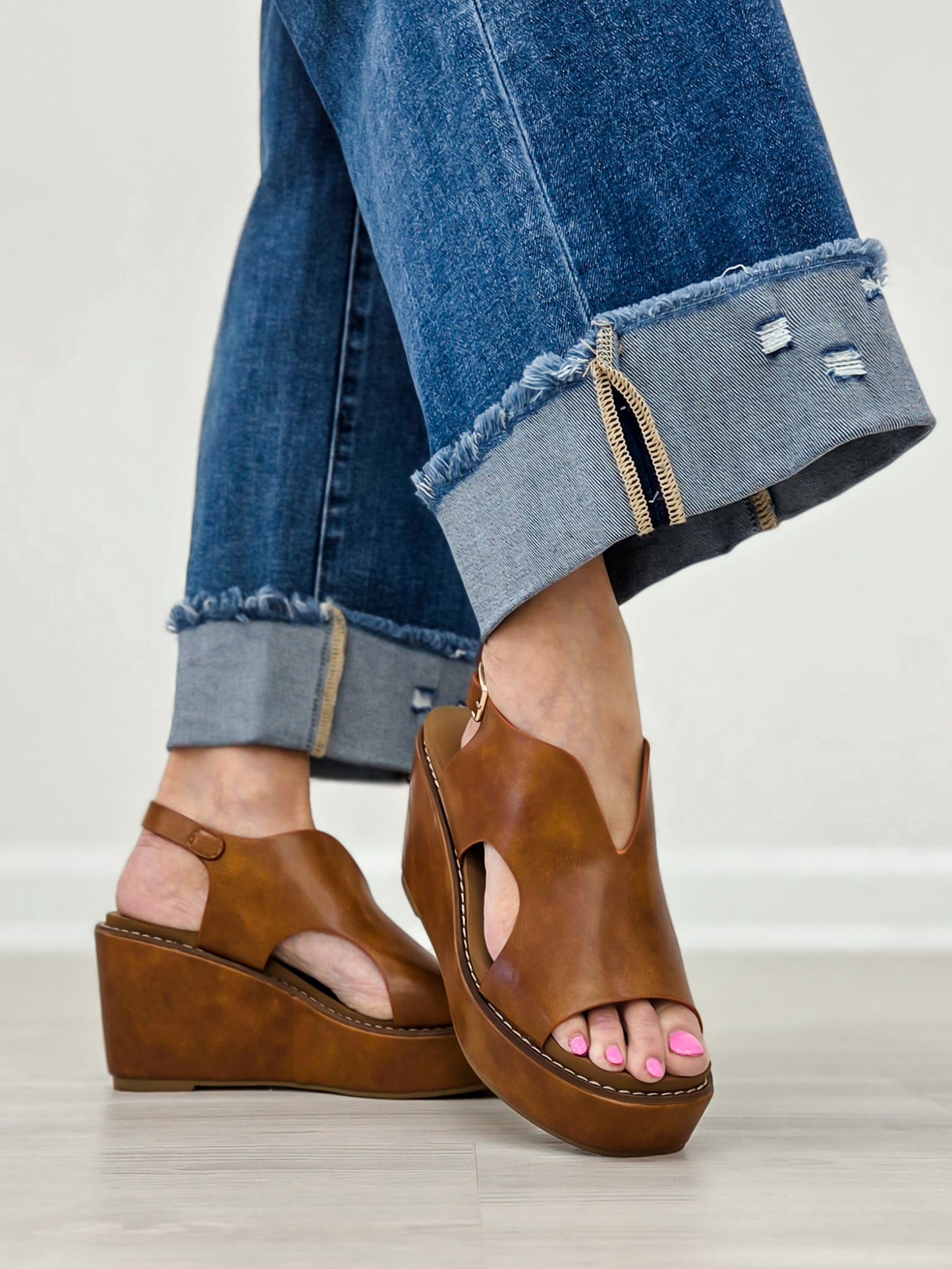 Pierre Dumas FLYNN-4 Wedges in NEW TAN