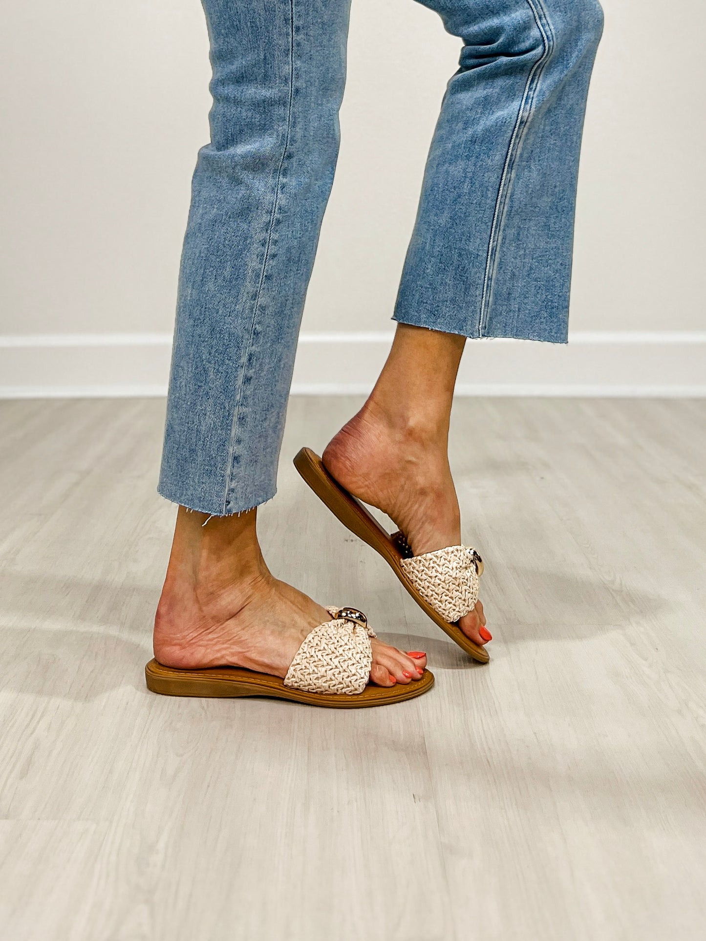 Pierre Dumas Pick Woven Gold Accent Slide Sandals in Cream