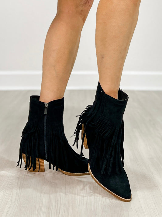 Arisa Fringe Western Boots in BLACK