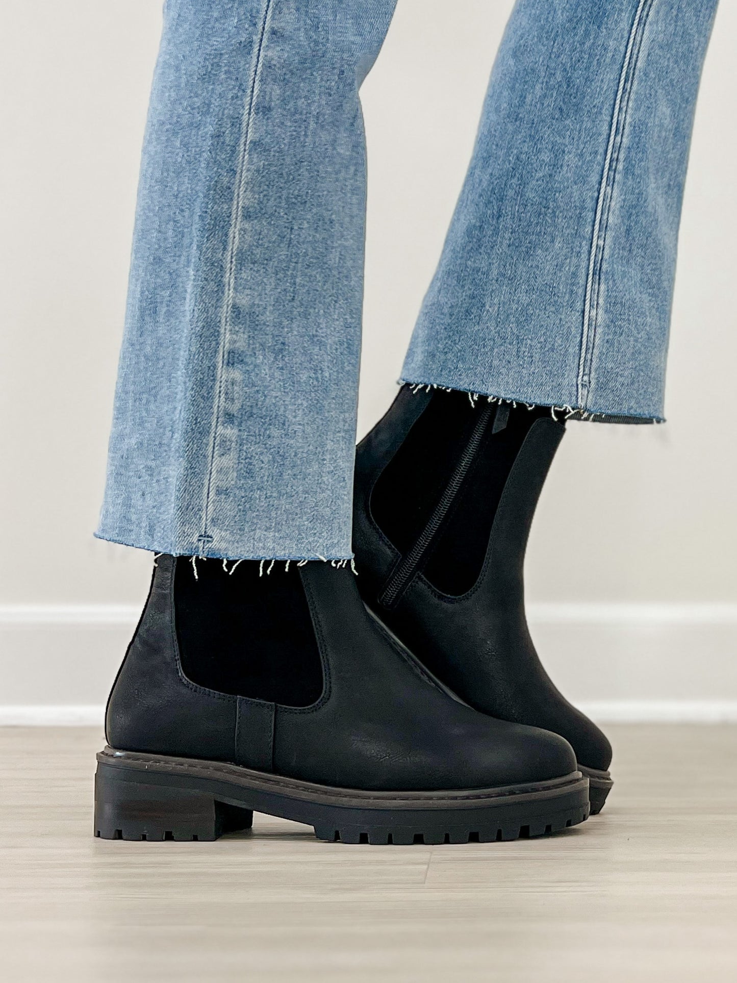Yellowbox Acalia Boots in Black