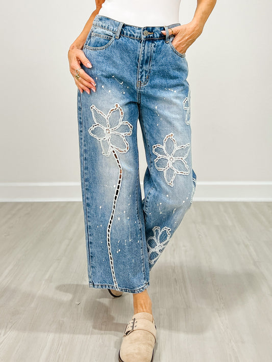 Washed Floral Embroidery Straight Jeans