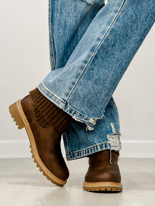 Corkys Quiver Boots in BROWN OILED