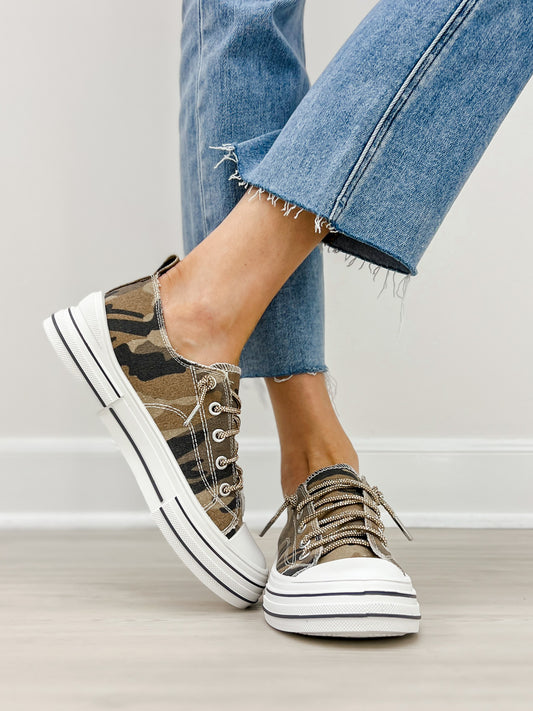 Very G Aman Camo Sneakers in Sand