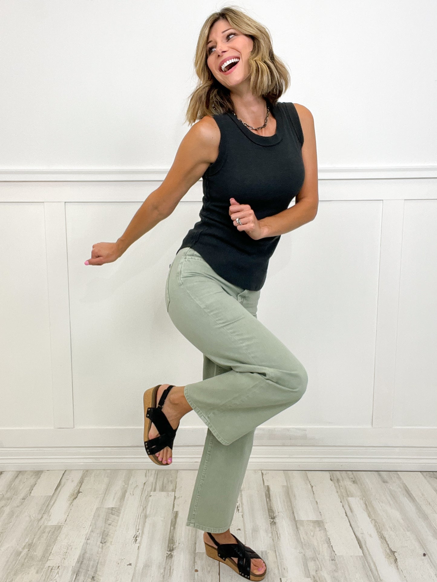 Vervet High Rise Wide Ankle Jeans in Desert Sage