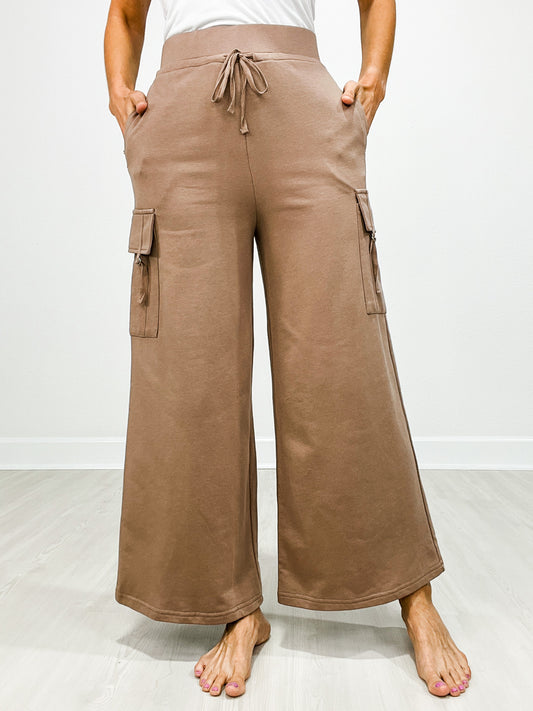 Elastic Waistband Wide Leg Cargo Pants