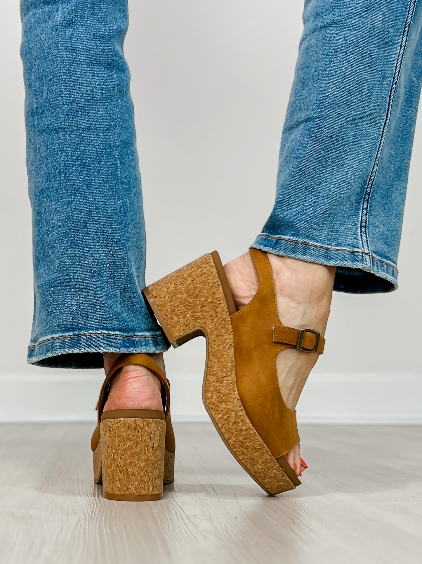 Corkys MISS BEHAVIN Sandals in Camel