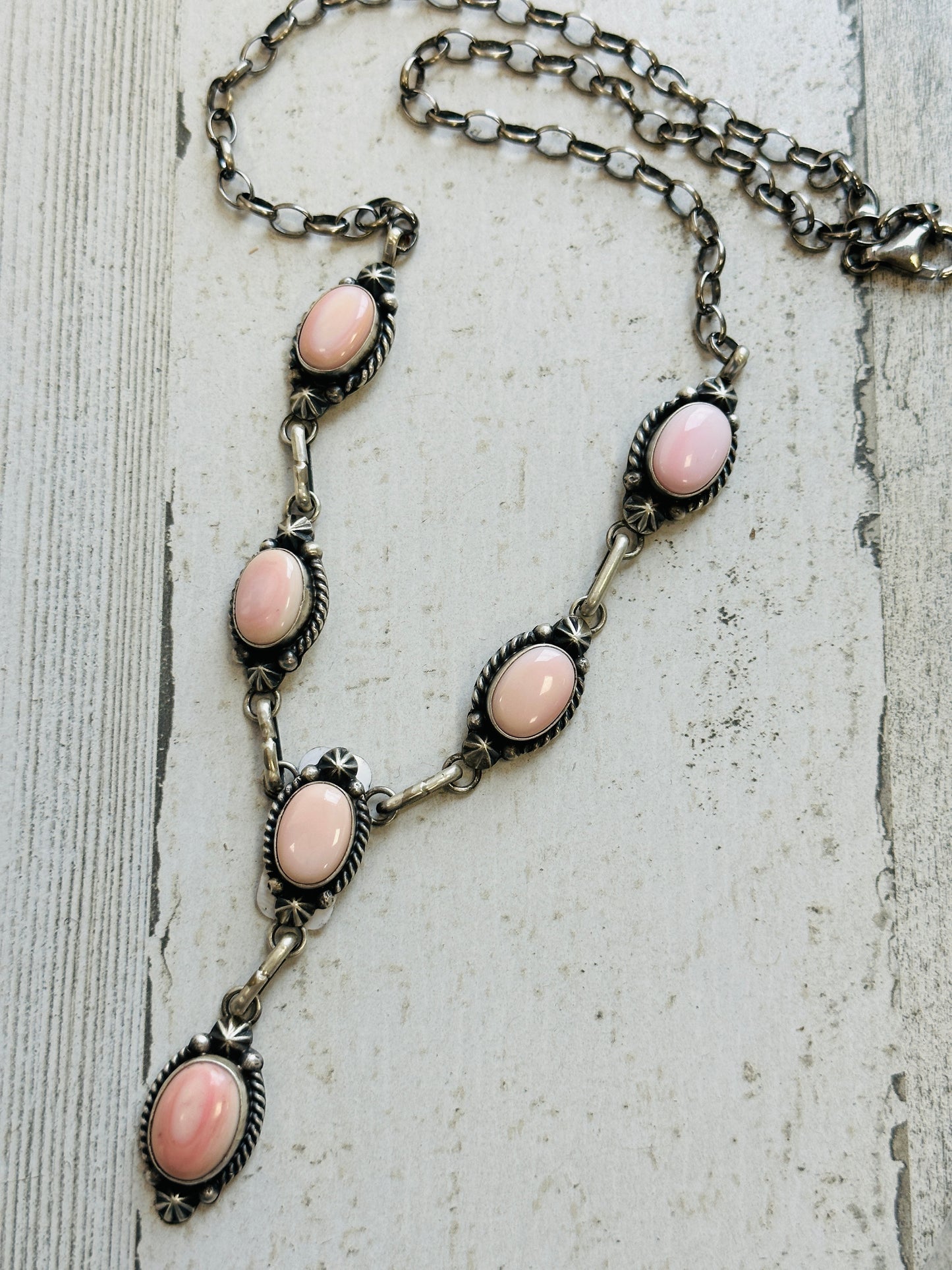 Donovan Skeets Pink Conch Necklace and Earring Set