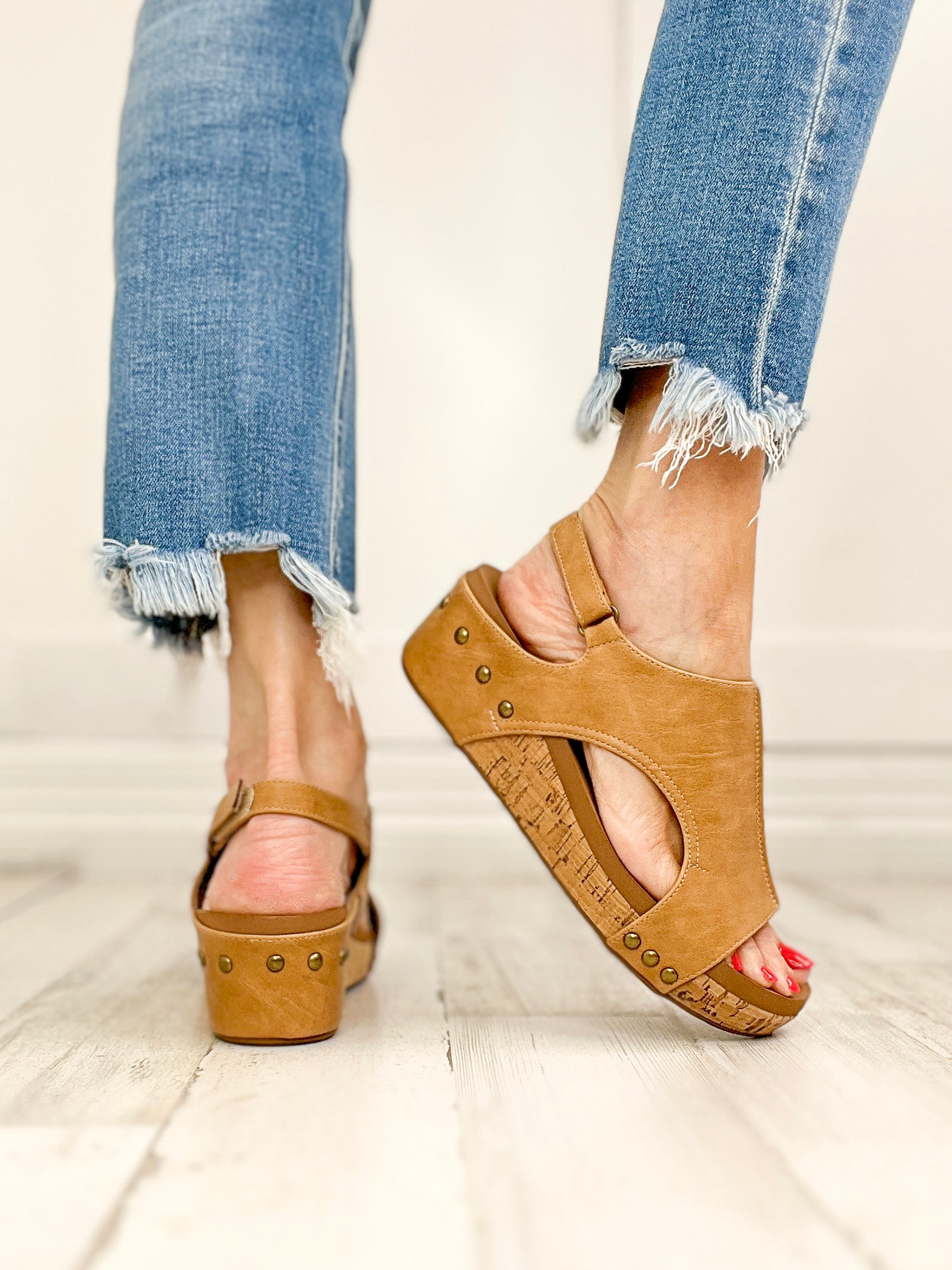 Fashion boutique wedges