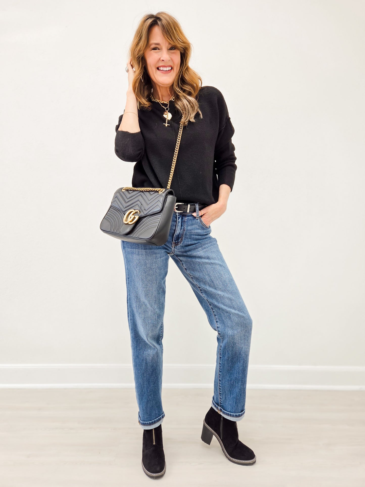 Judy Blue TAKE IT EASY Mid-Rise Boyfriend Classic Cuffed Jeans