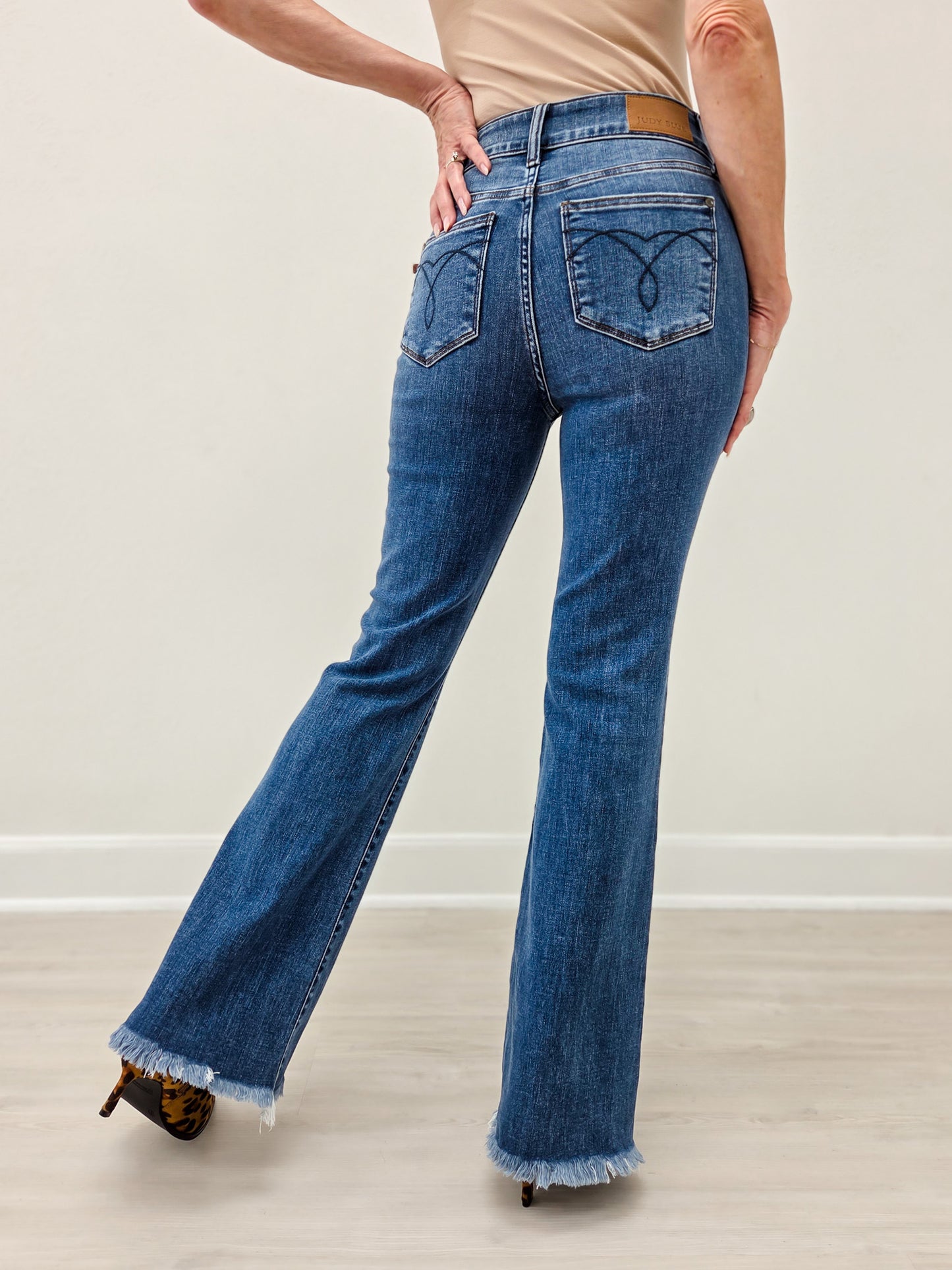 Judy Blue HARDY High Rise Double Button Frayed Hem Jeans