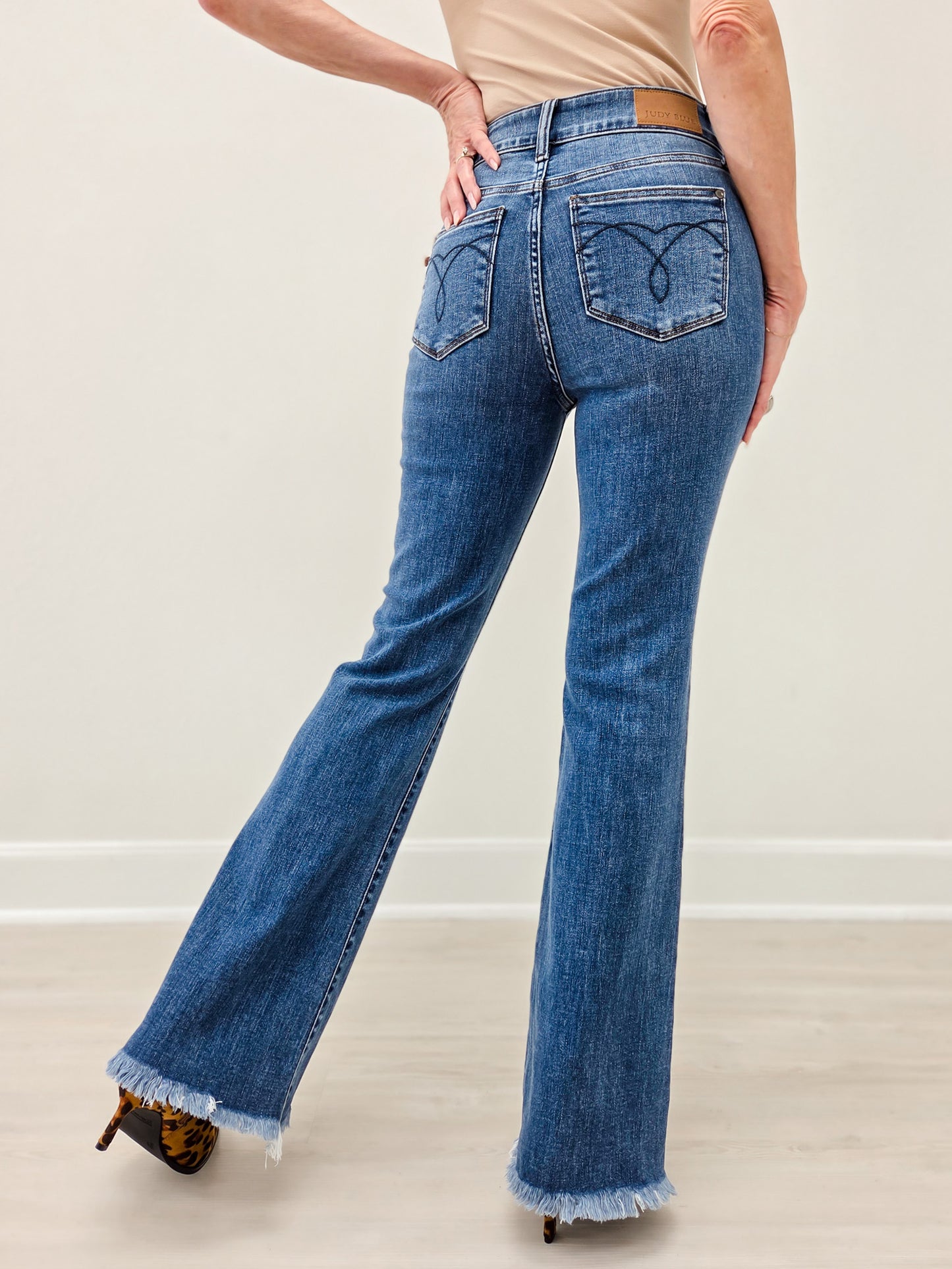 Judy Blue HARDY High Rise Double Button Frayed Hem Jeans