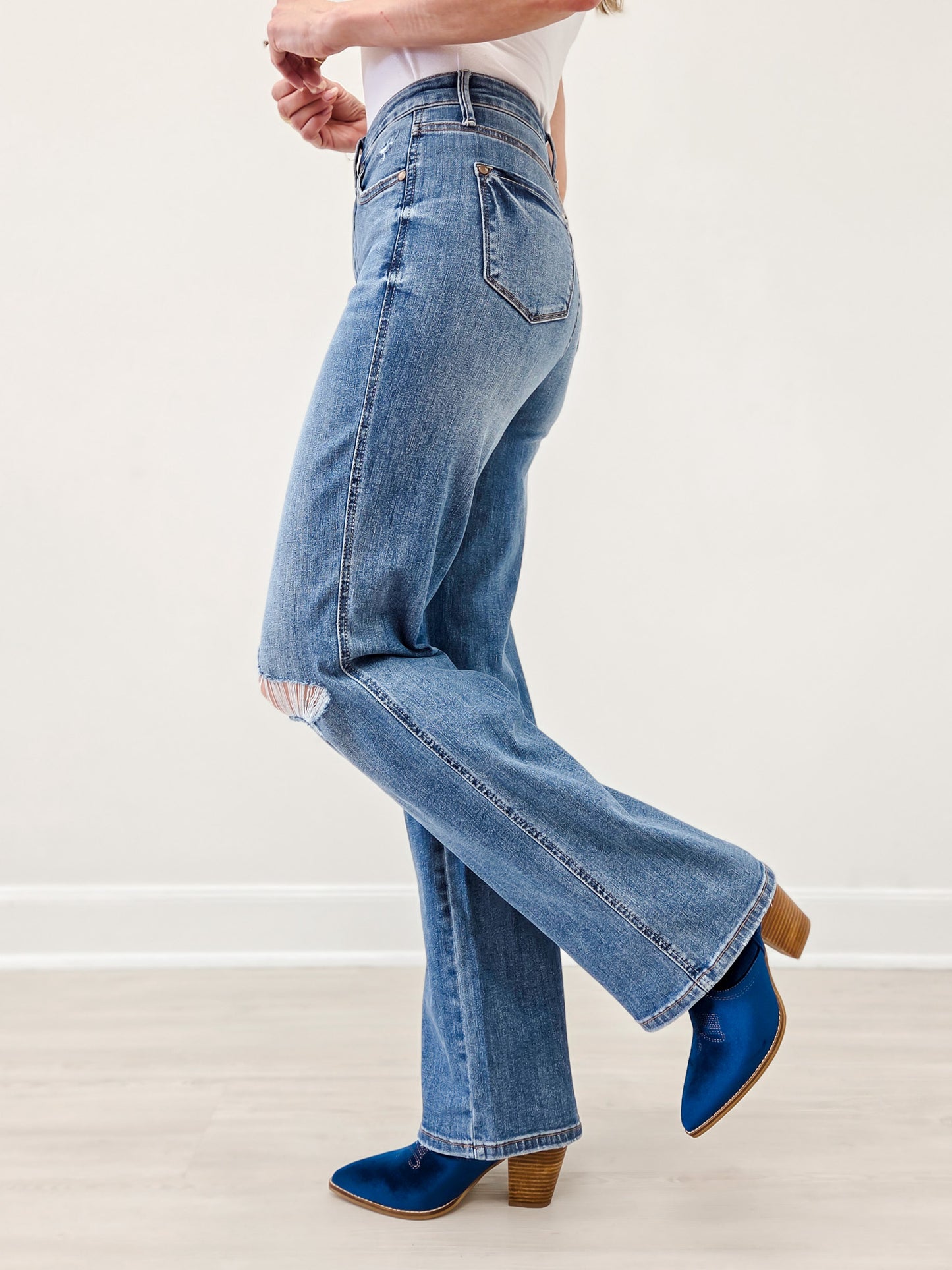 Judy Blue MADDY High Waist Tummy Control Knee Destroy Straight Jeans