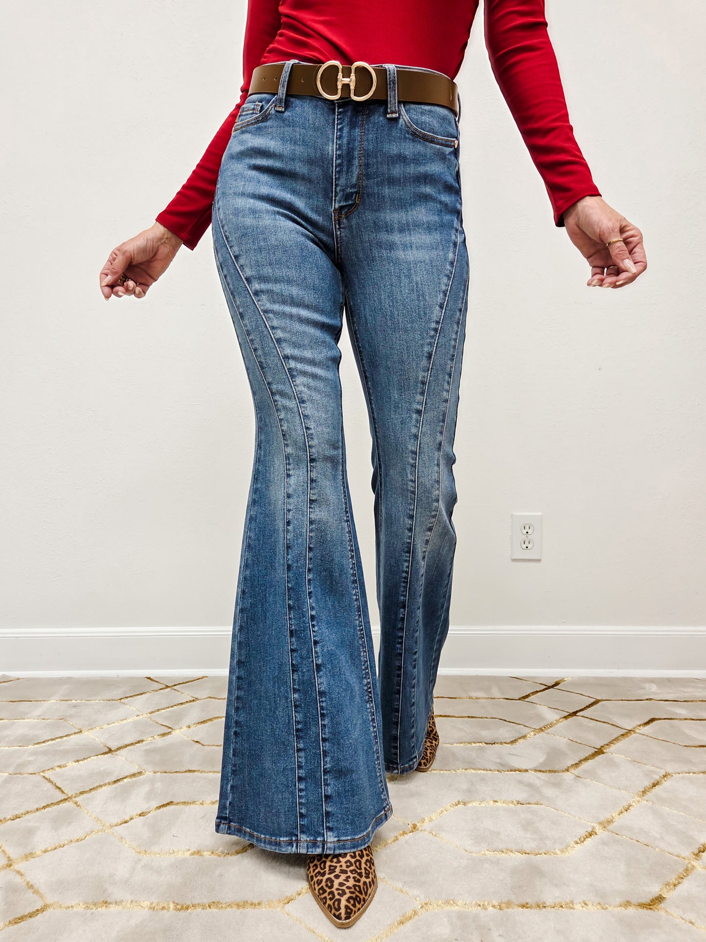 Judy Blue TRUE DIRECTION Mid-Rise Flare Double Angular Seam Jeans