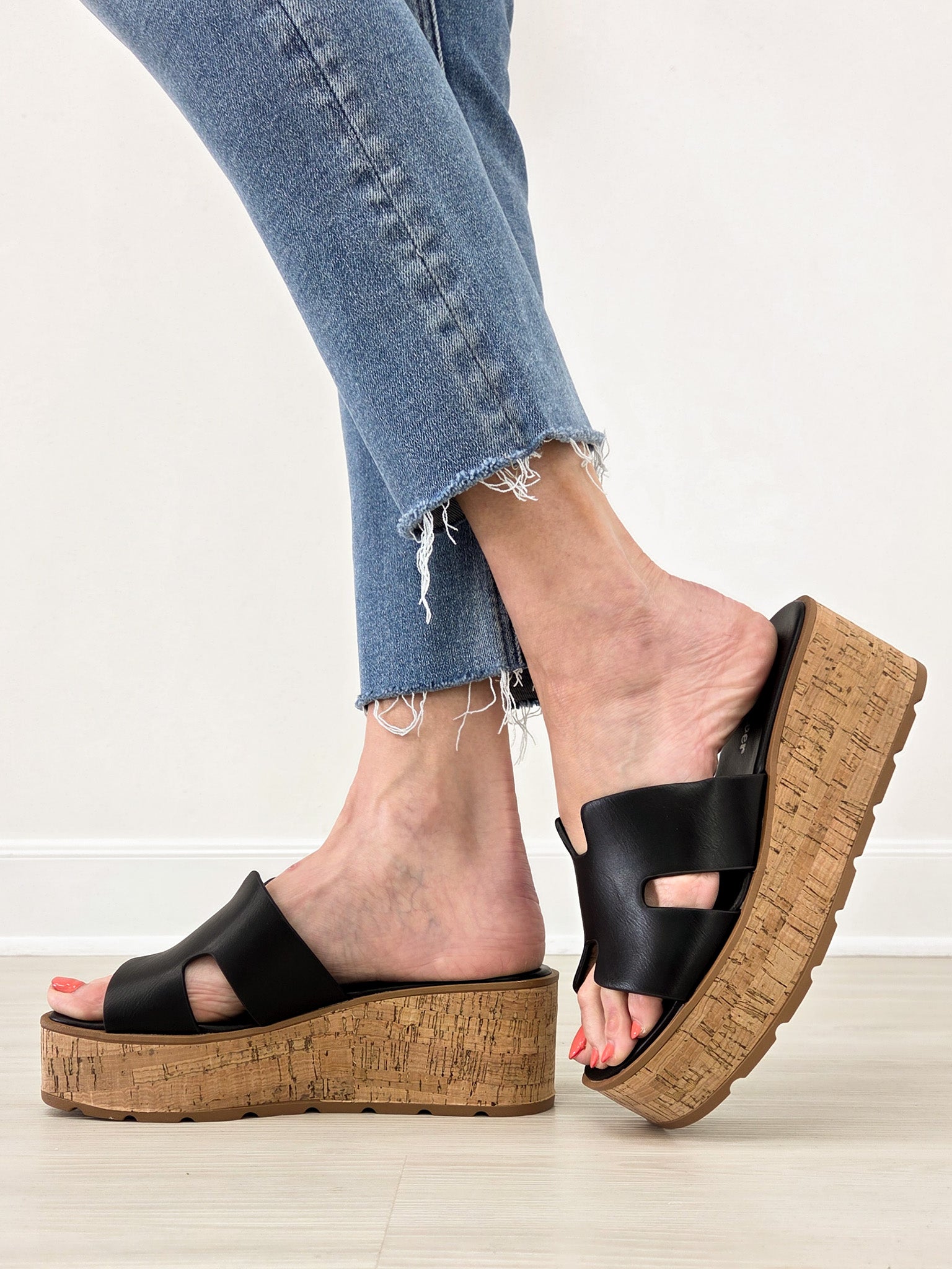 H Black Smooth Platform Wedge Slide Sandals