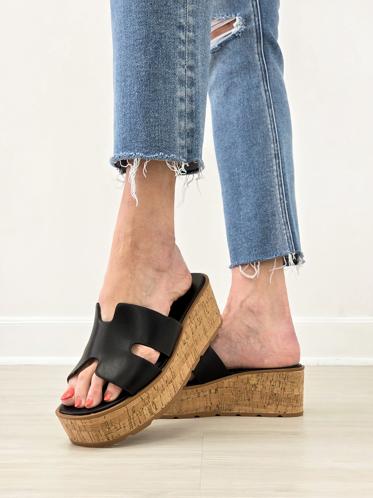 H Black Smooth Platform Wedge Slide Sandals
