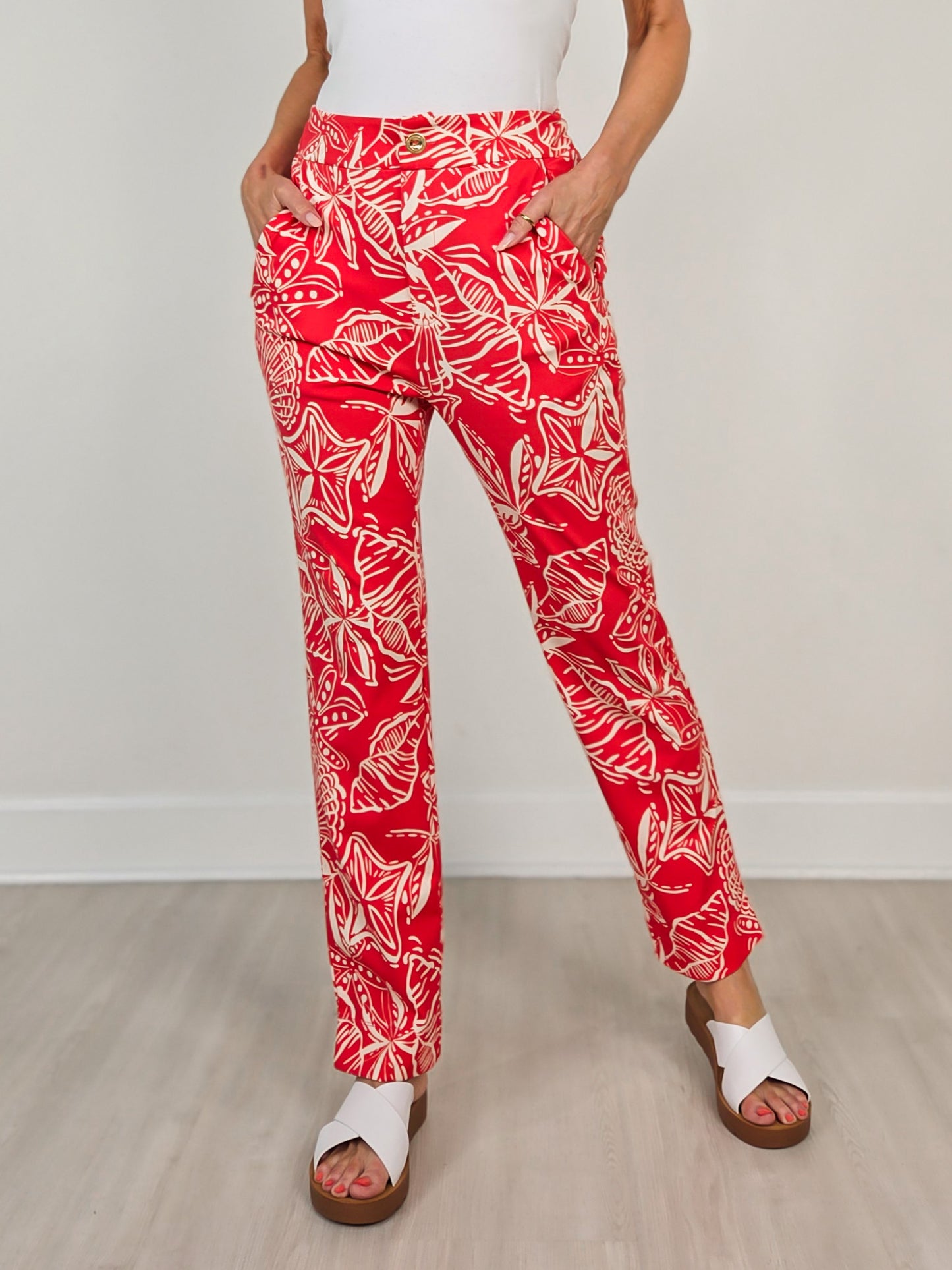 Relaxed Pants in Red
