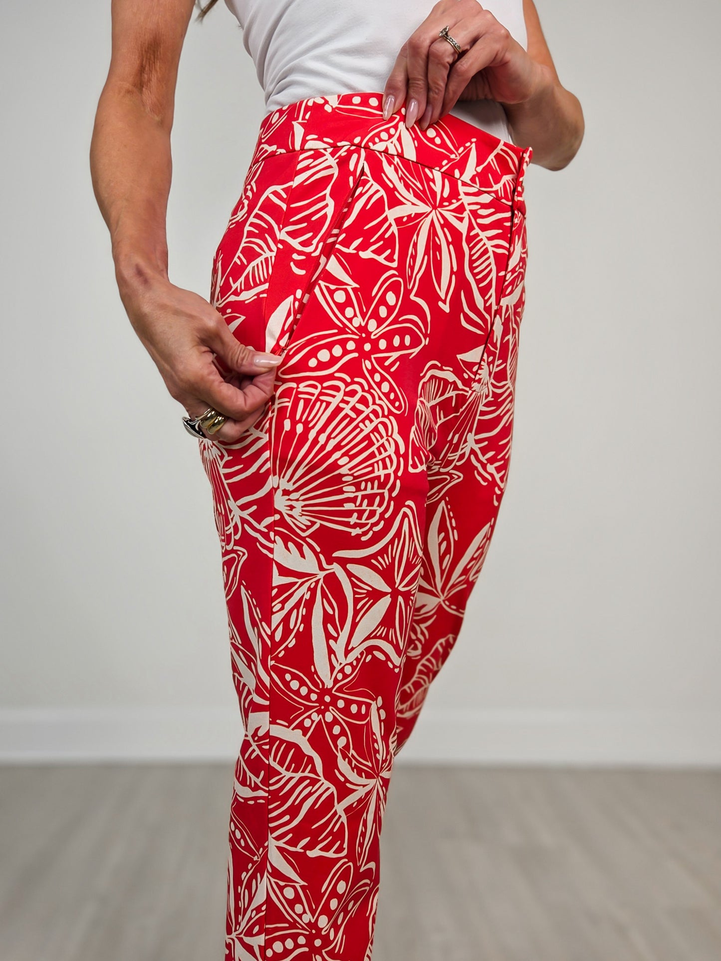 Relaxed Pants in Red