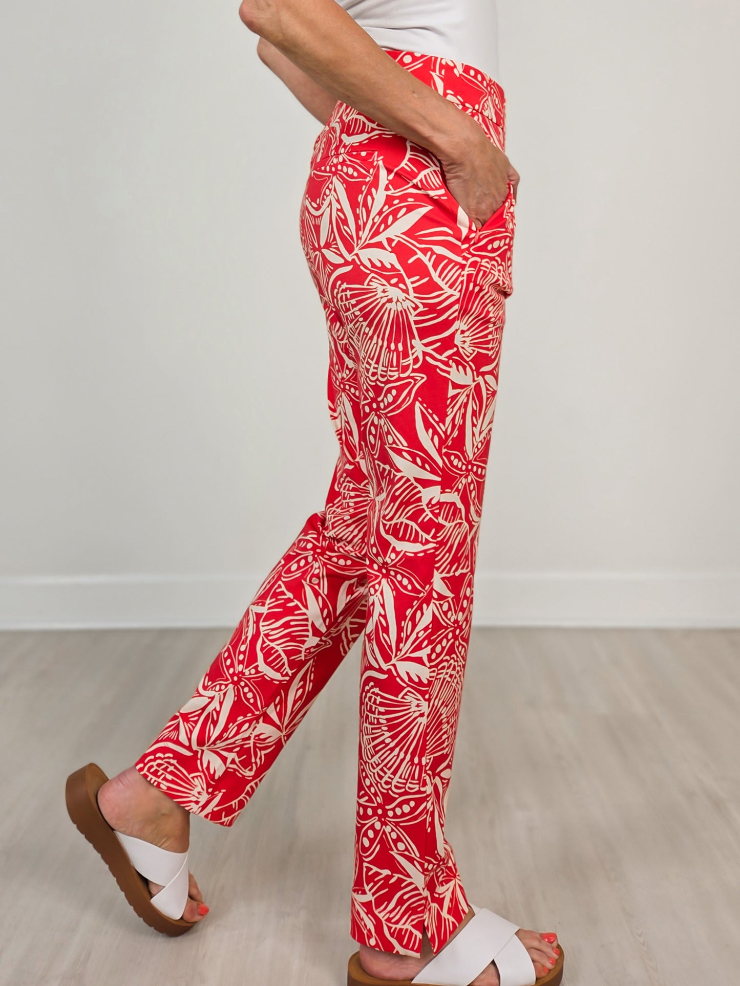 Relaxed Pants in Red