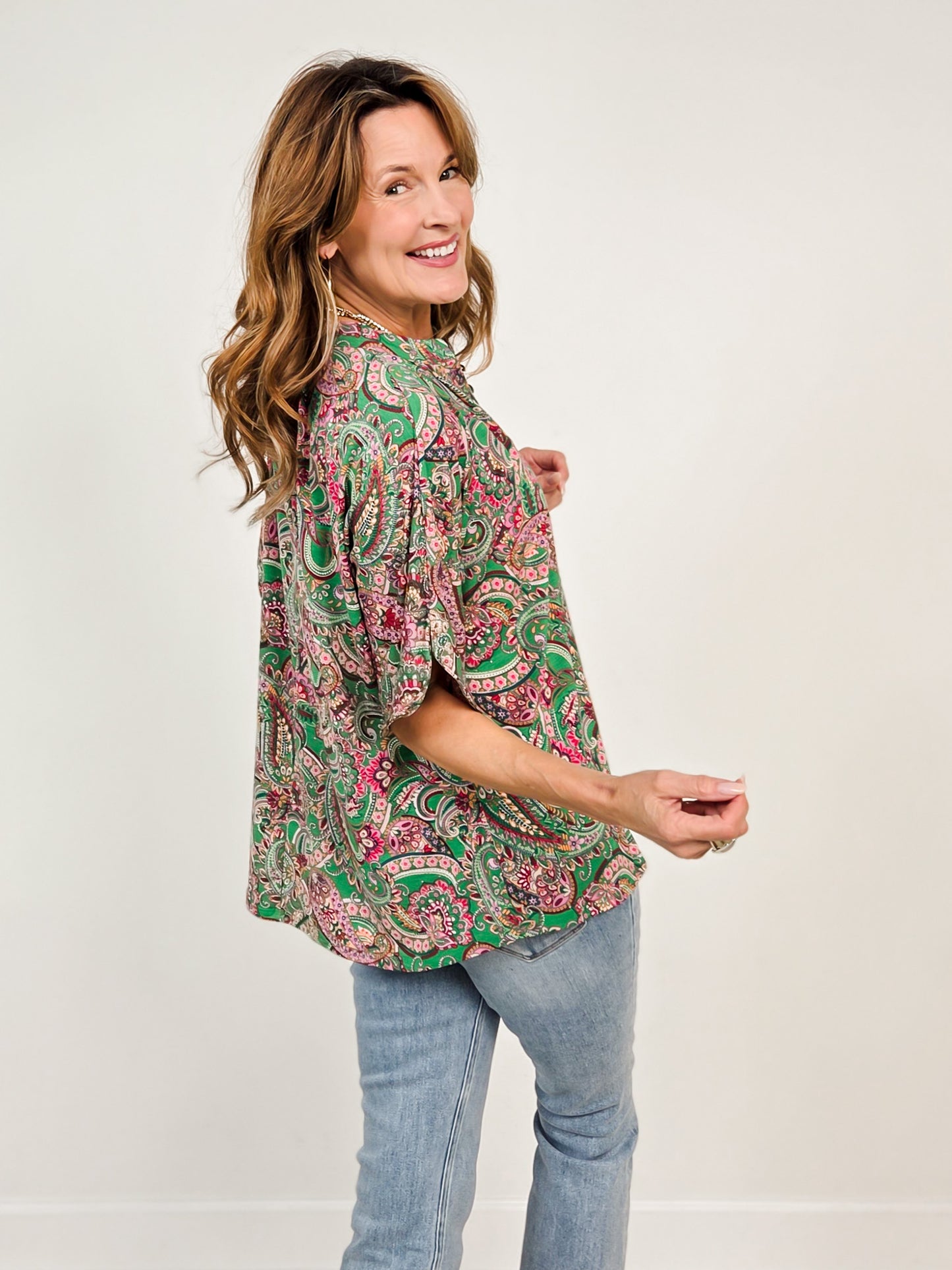 LizBreeze Top in Kelly Green Paisley