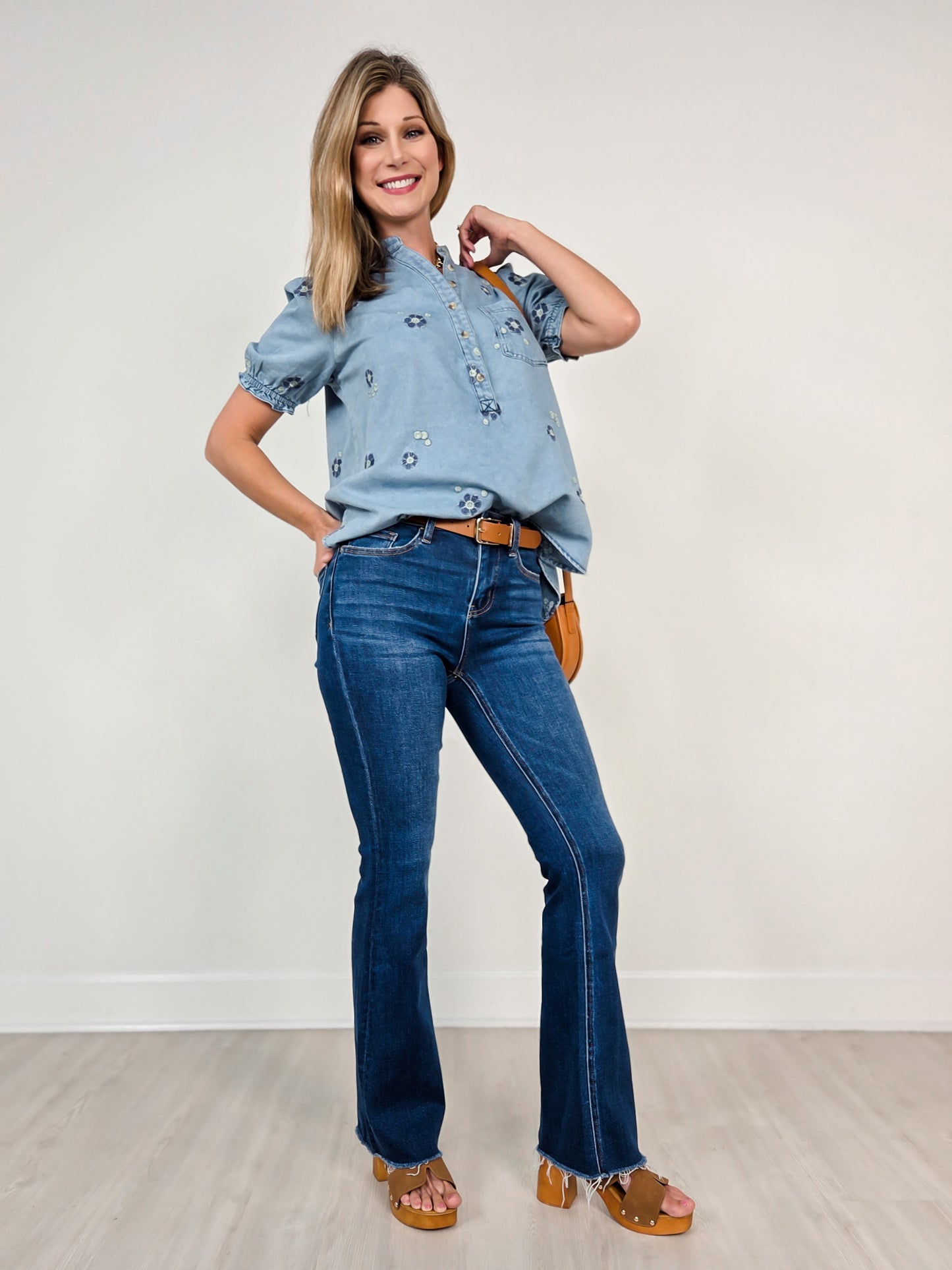 Short Puff Sleeve Floral Embroidery Top