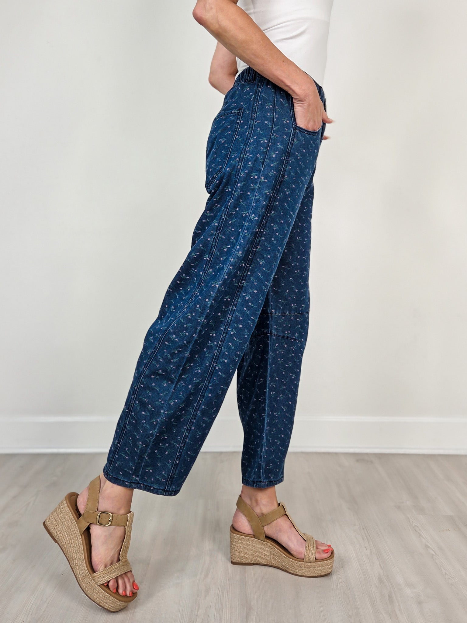Washed Floral Print Barrel Leg Denim Pants