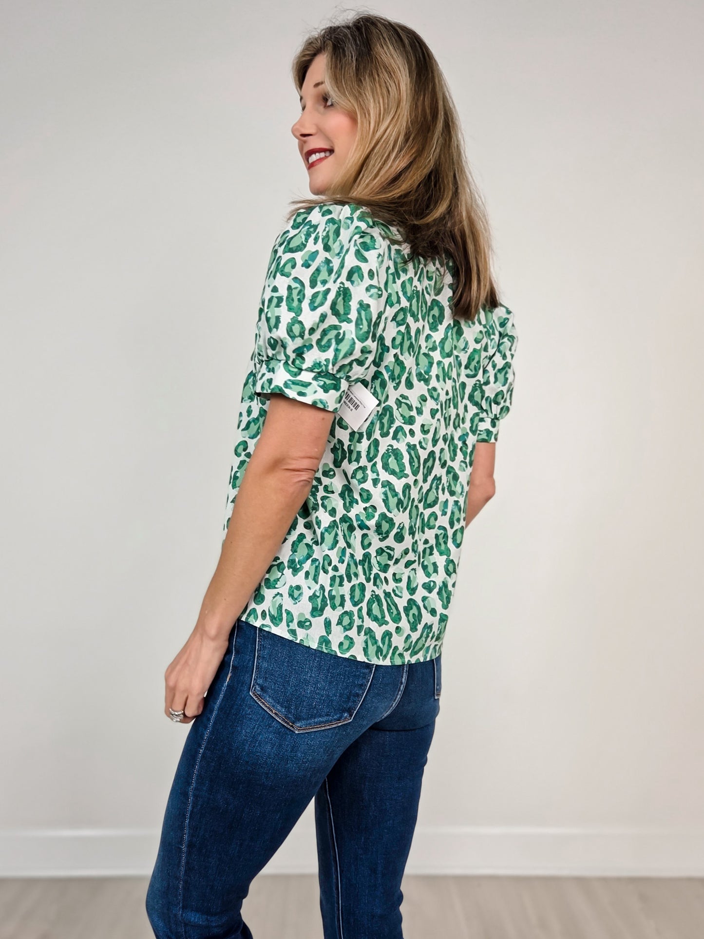 Short Puff Sleeve Split Neck Leopard Print Top