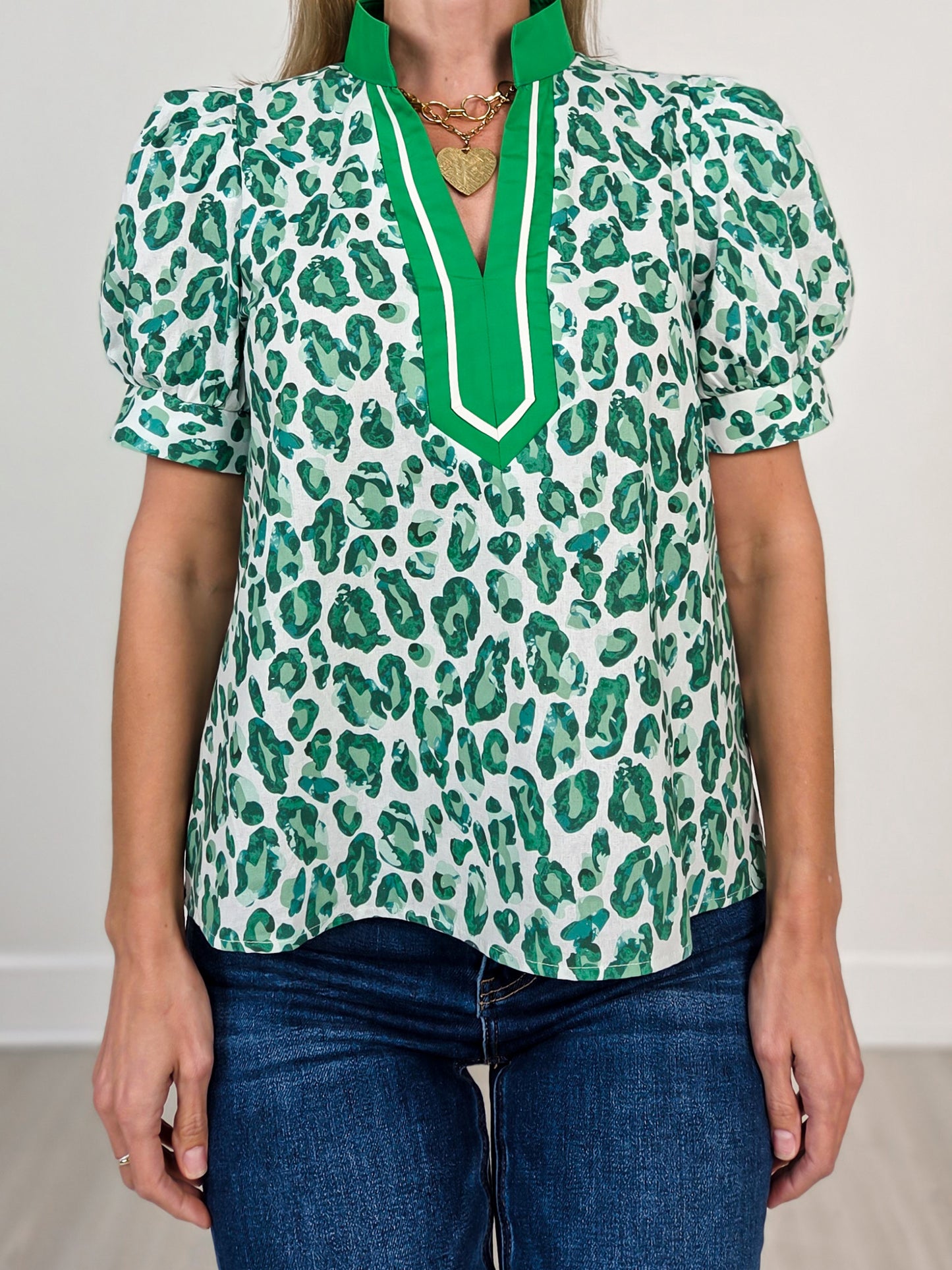 Short Puff Sleeve Split Neck Leopard Print Top