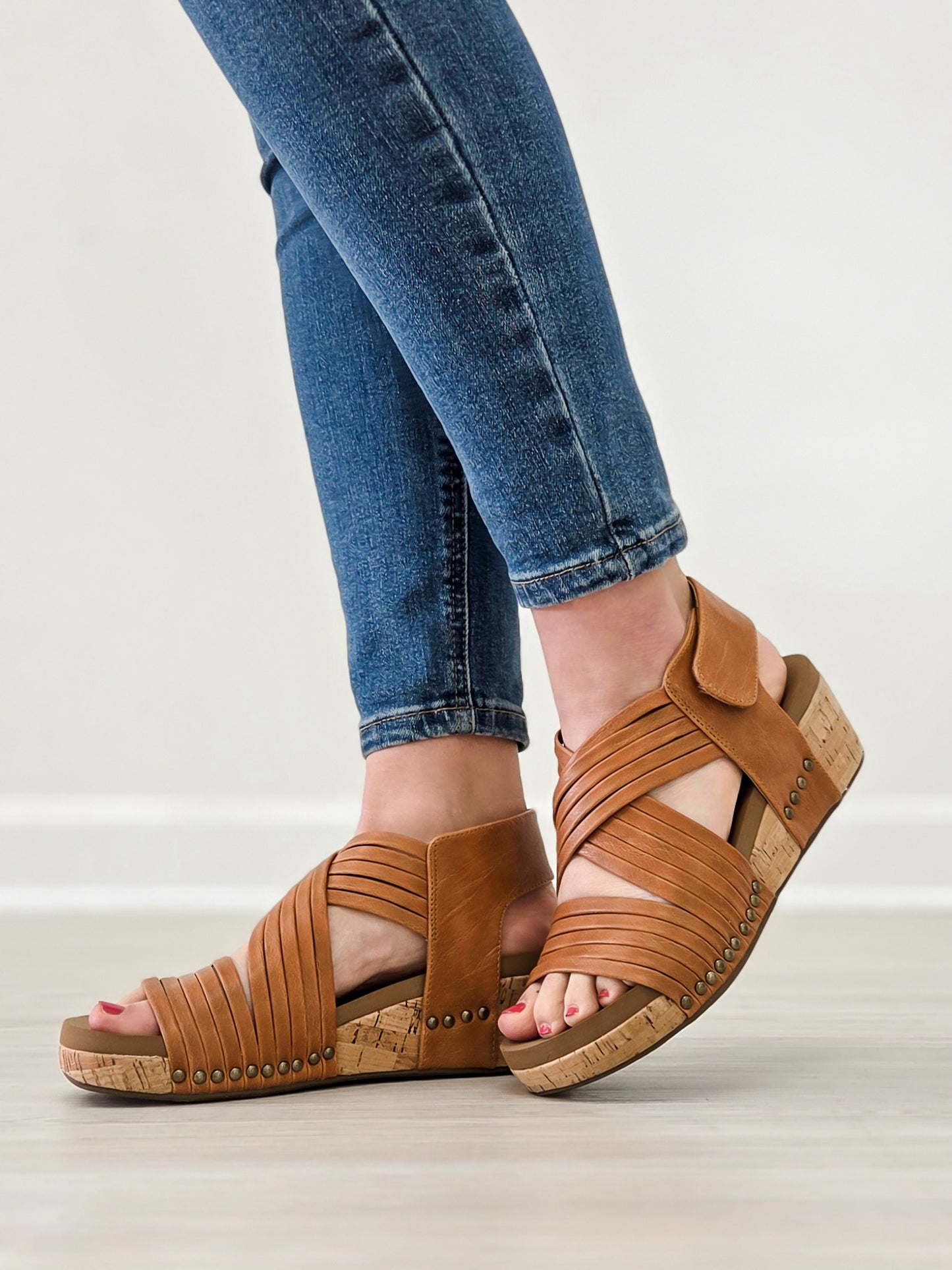 Corkys Good For You Wedges in Cognac