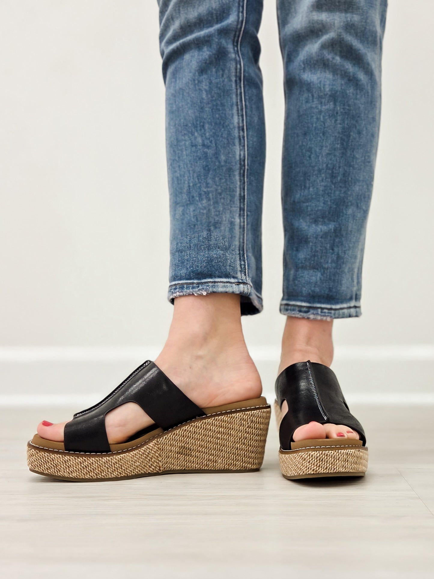 Corkys Kiss N Tell Wedges in Black