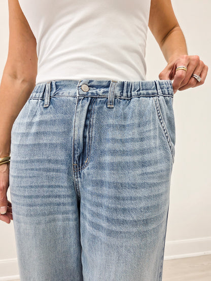 Judy Blue BIRDIE Hi-Rise Featherweight Baggy Elasticated Waistband Jeans