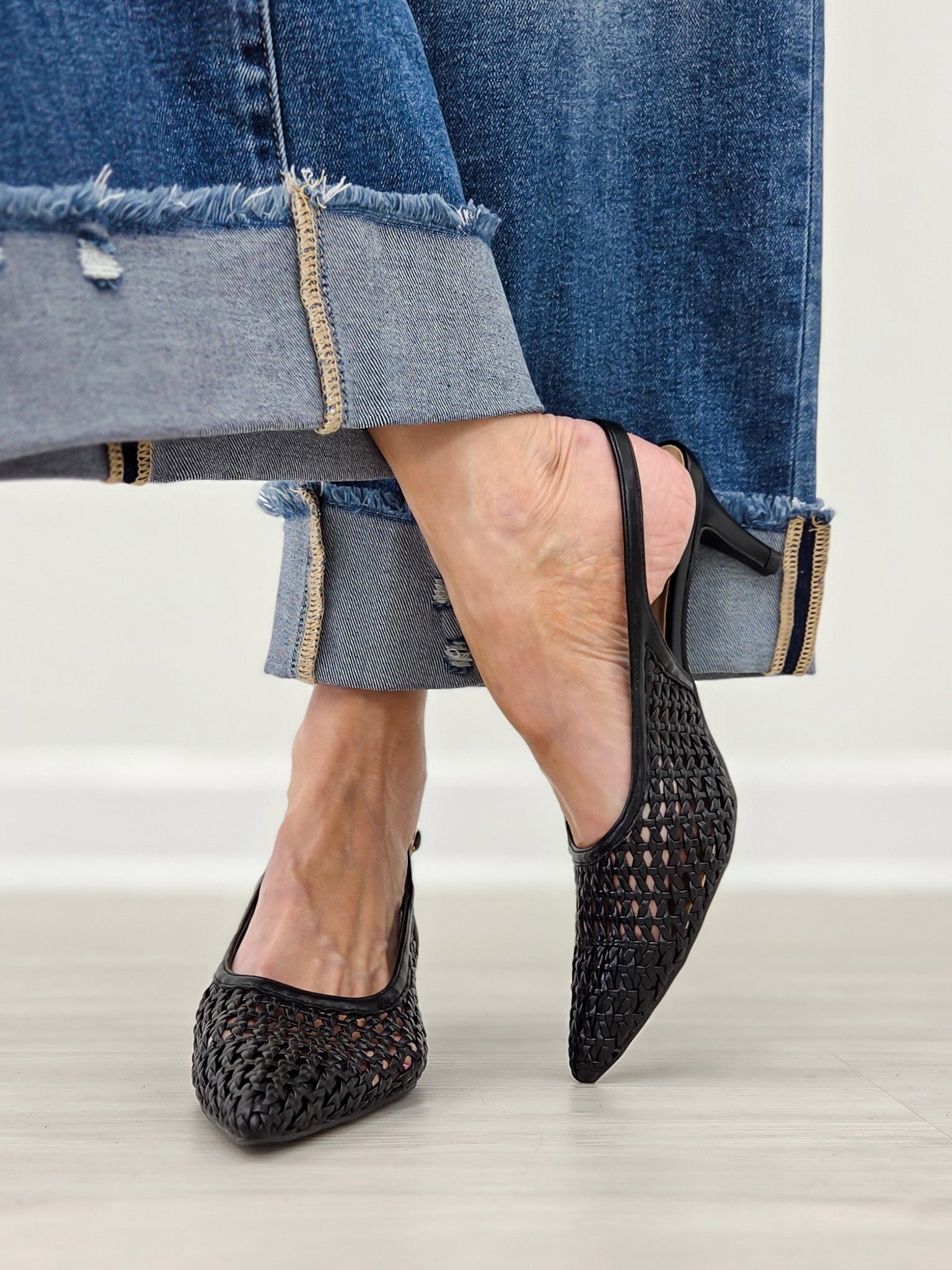 Woven Slingback Pointed Toe Kitten Heels in Black