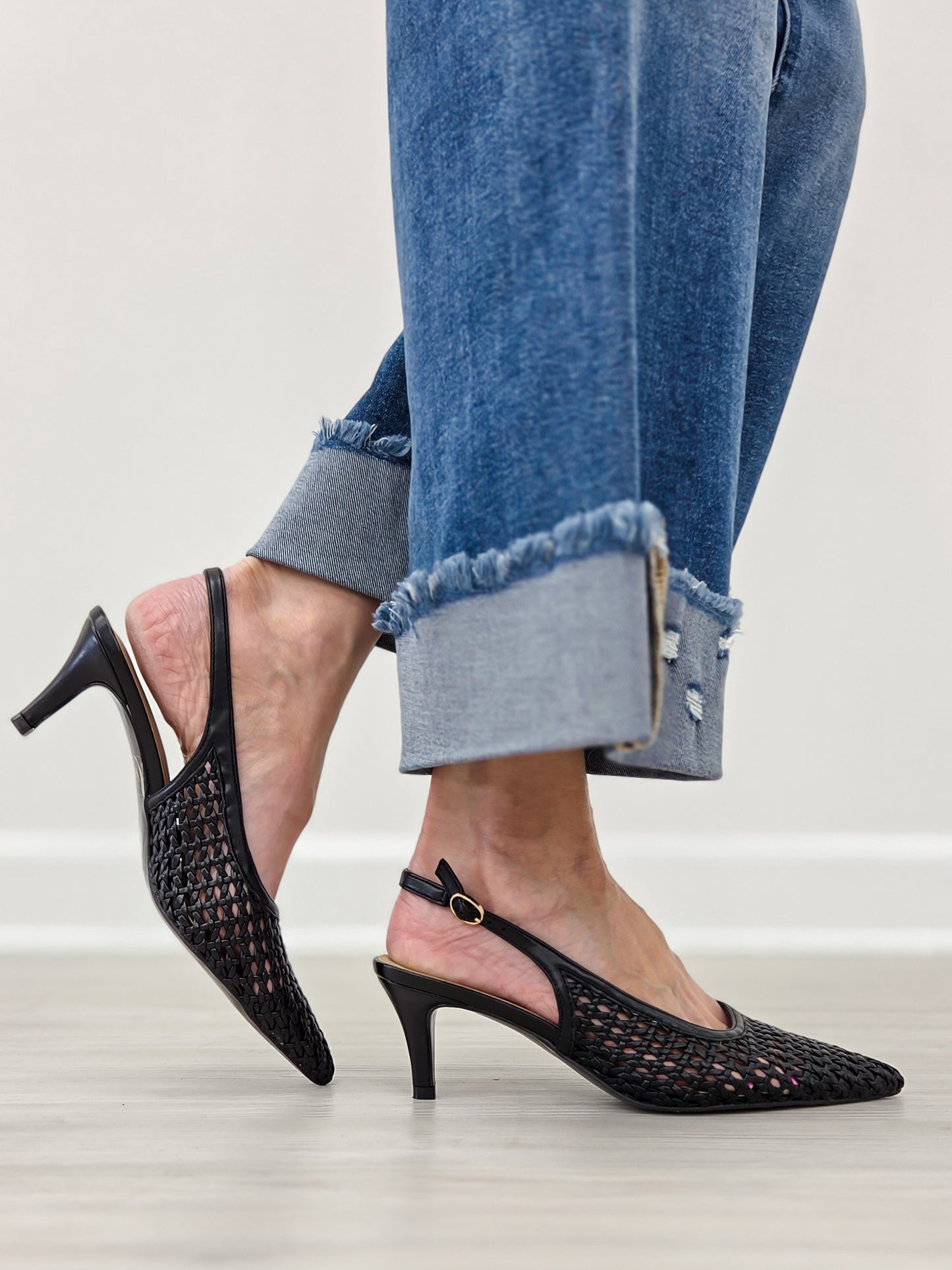 Woven Slingback Pointed Toe Kitten Heels in Black