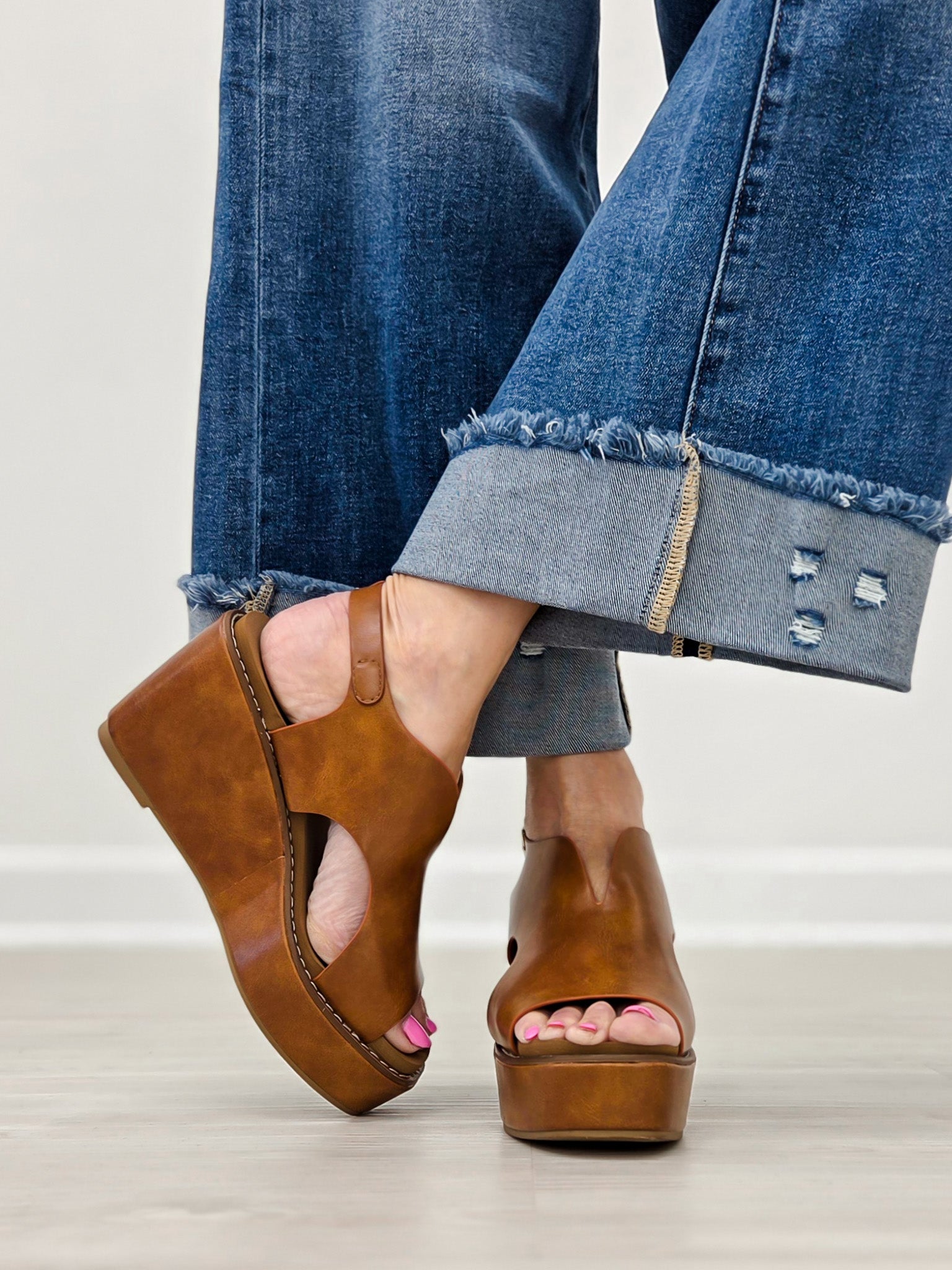 Pierre Dumas FLYNN-4 Wedges in NEW TAN