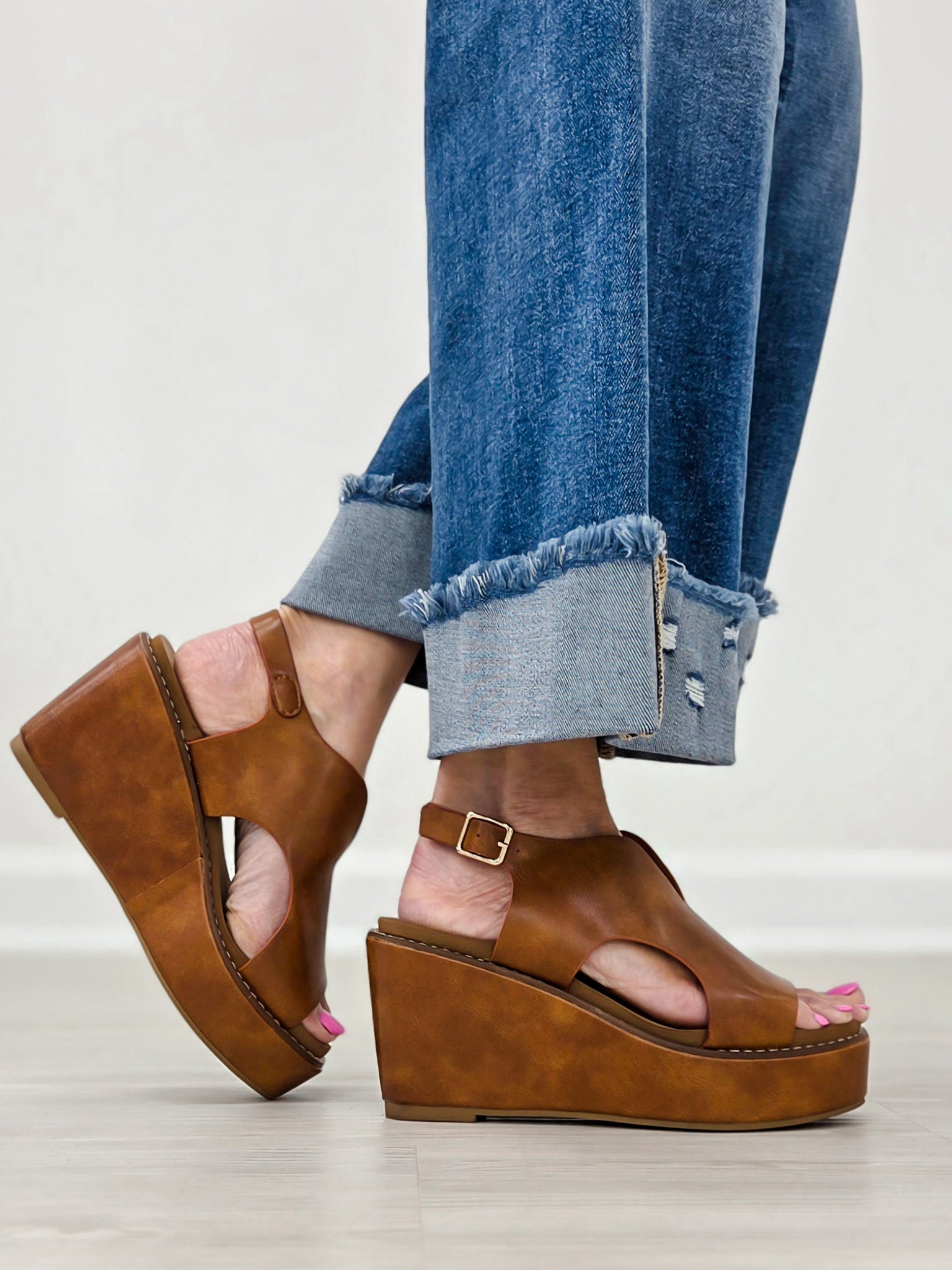 Pierre Dumas FLYNN-4 Wedges in NEW TAN