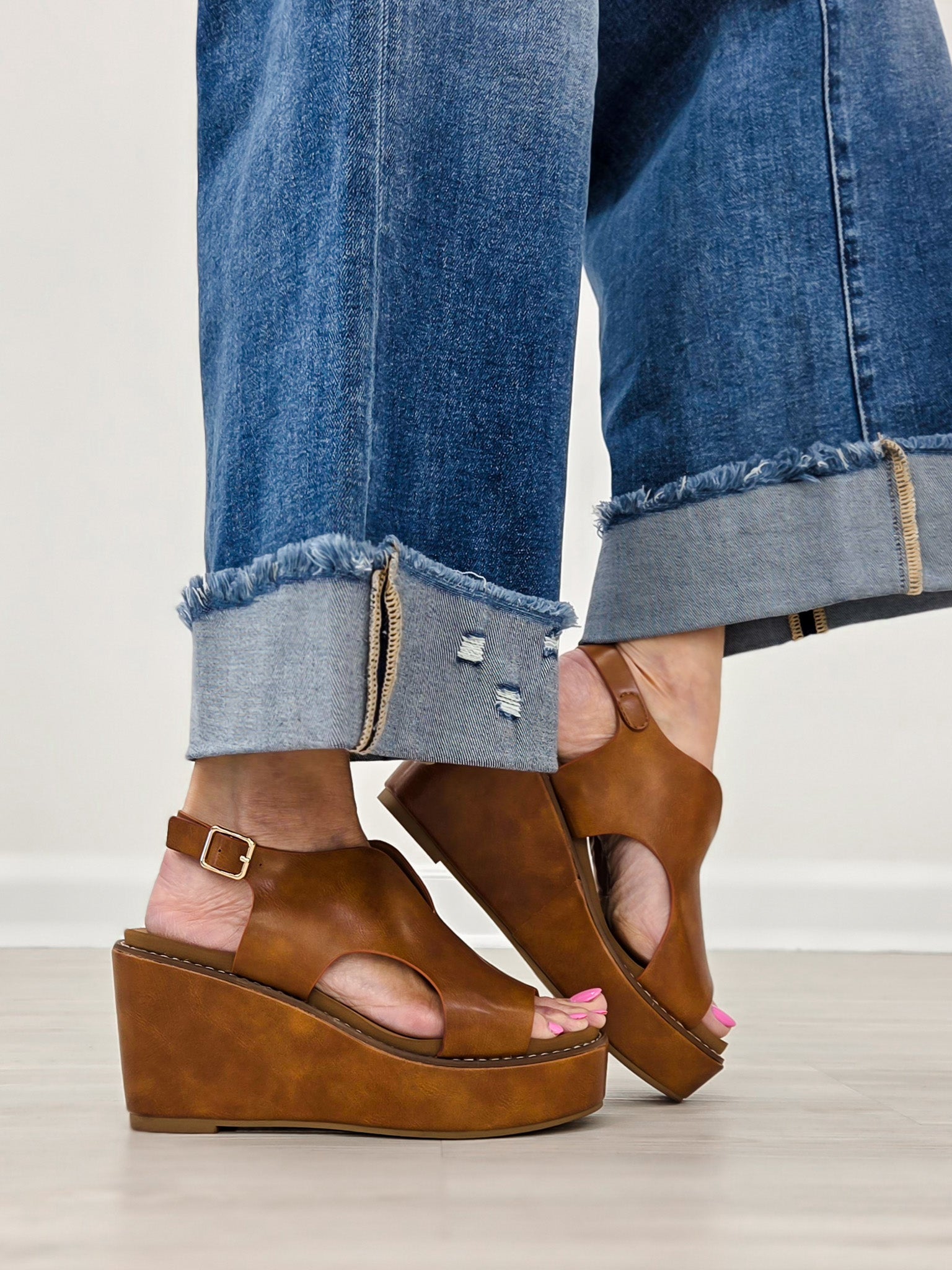 Pierre Dumas FLYNN-4 Wedges in NEW TAN