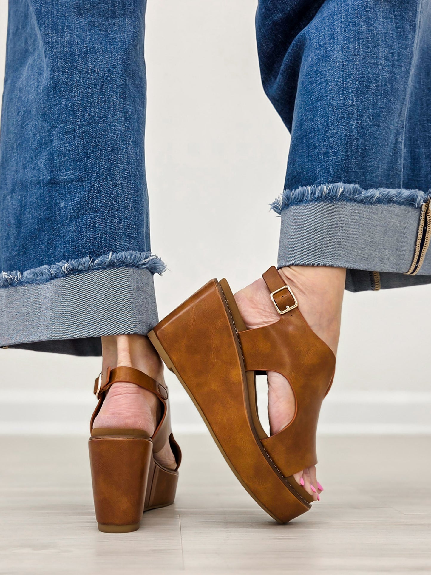 Pierre Dumas FLYNN-4 Wedges in NEW TAN