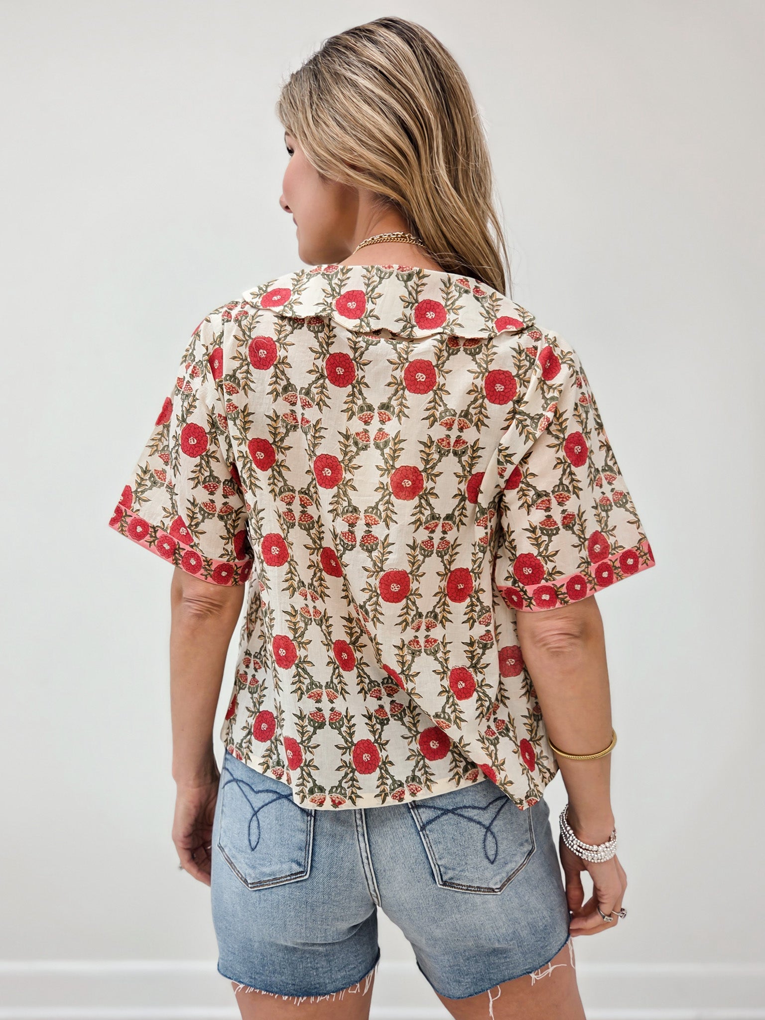 Floral Print Flowy A-Line Fit Top with Scalloped Collar