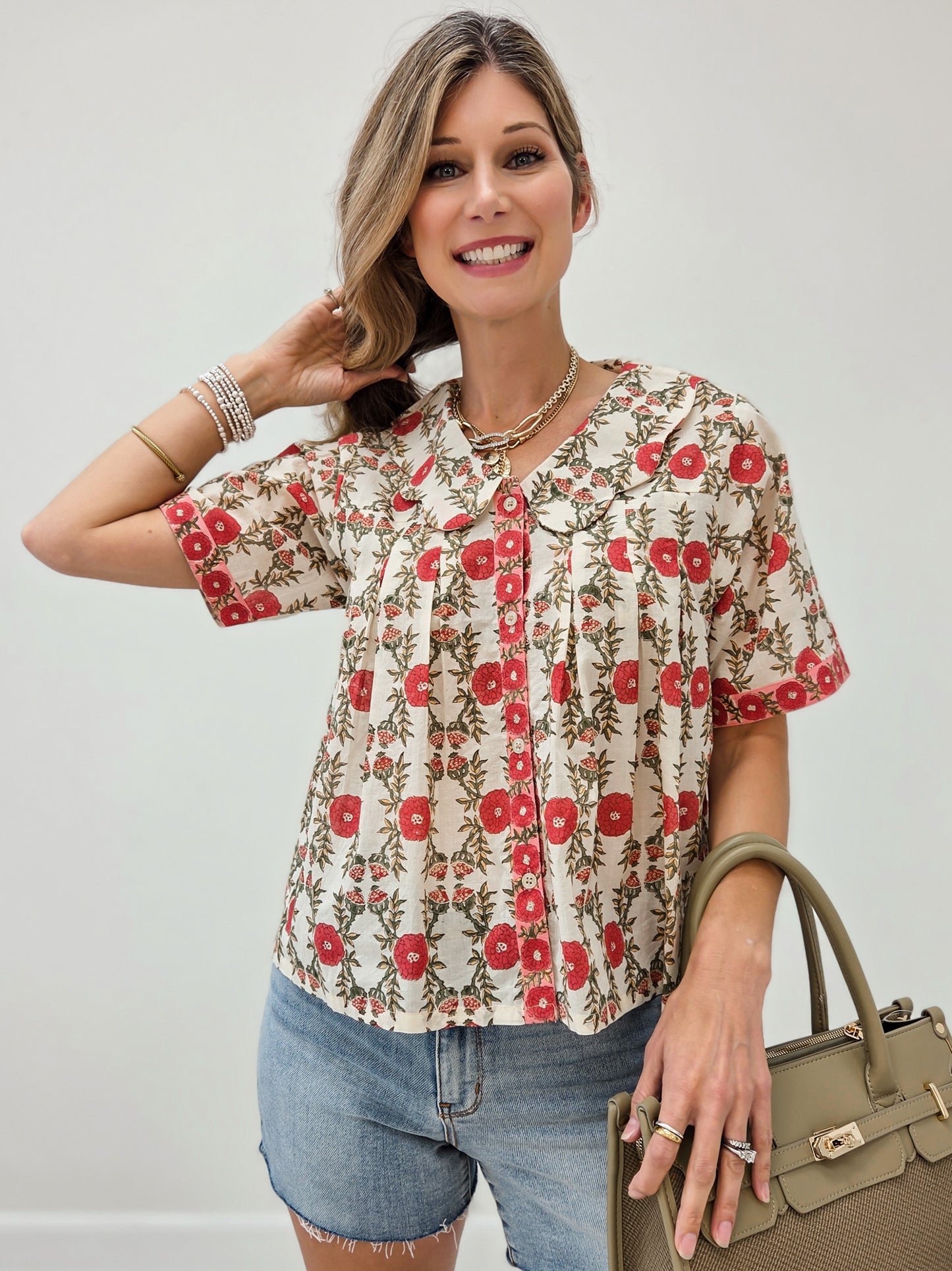 Floral Print Flowy A-Line Fit Top with Scalloped Collar