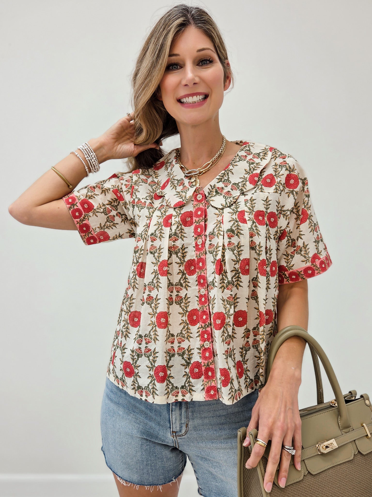 Floral Print Flowy A-Line Fit Top with Scalloped Collar