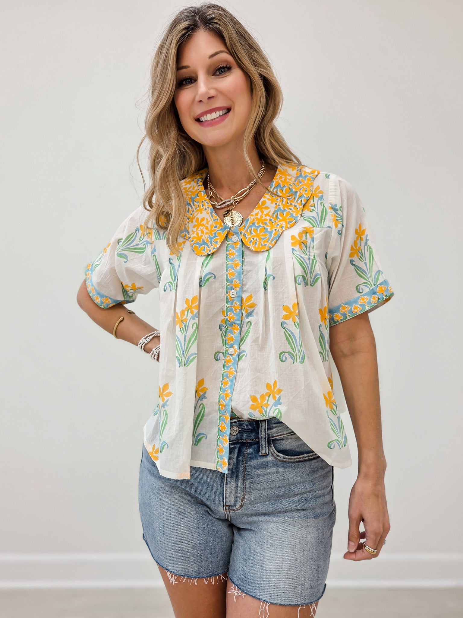 Floral Print Flowy A-Line Fit Top with Scalloped Collar