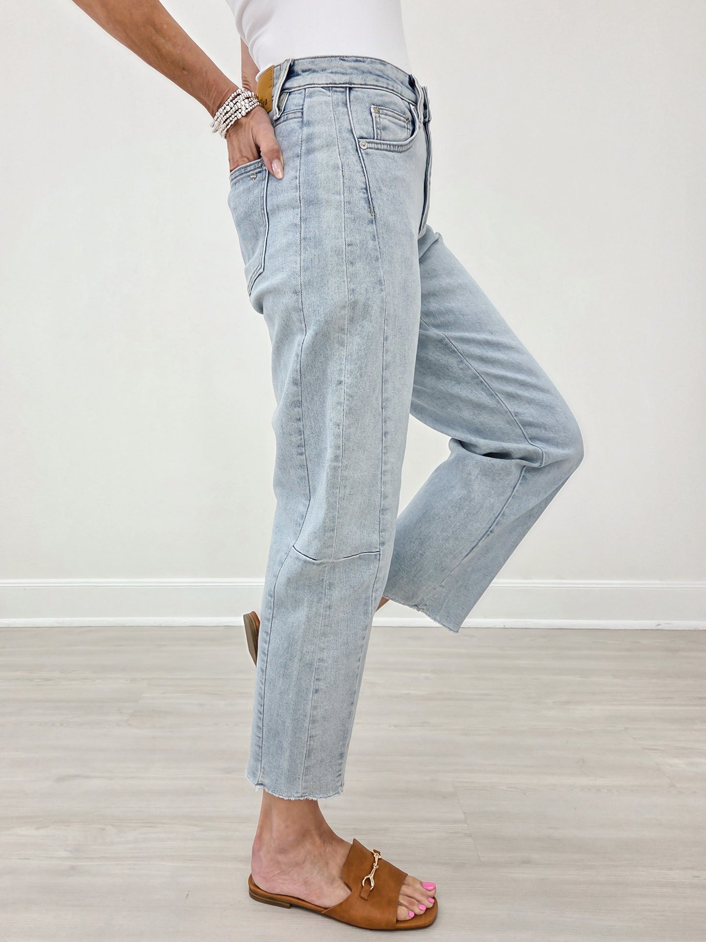 Mica Super High Barrel-leg Detailing Jeans