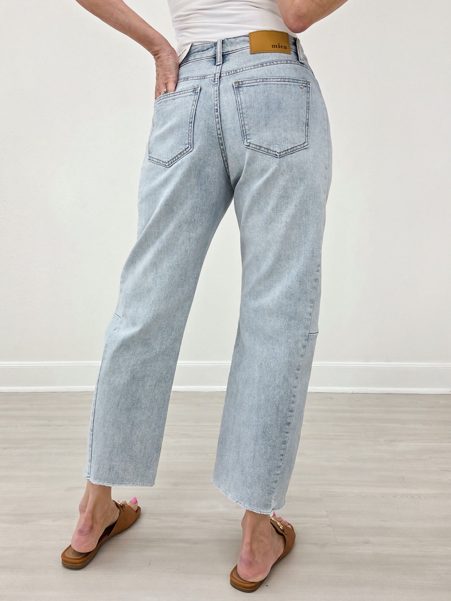 Mica Super High Barrel-leg Detailing Jeans
