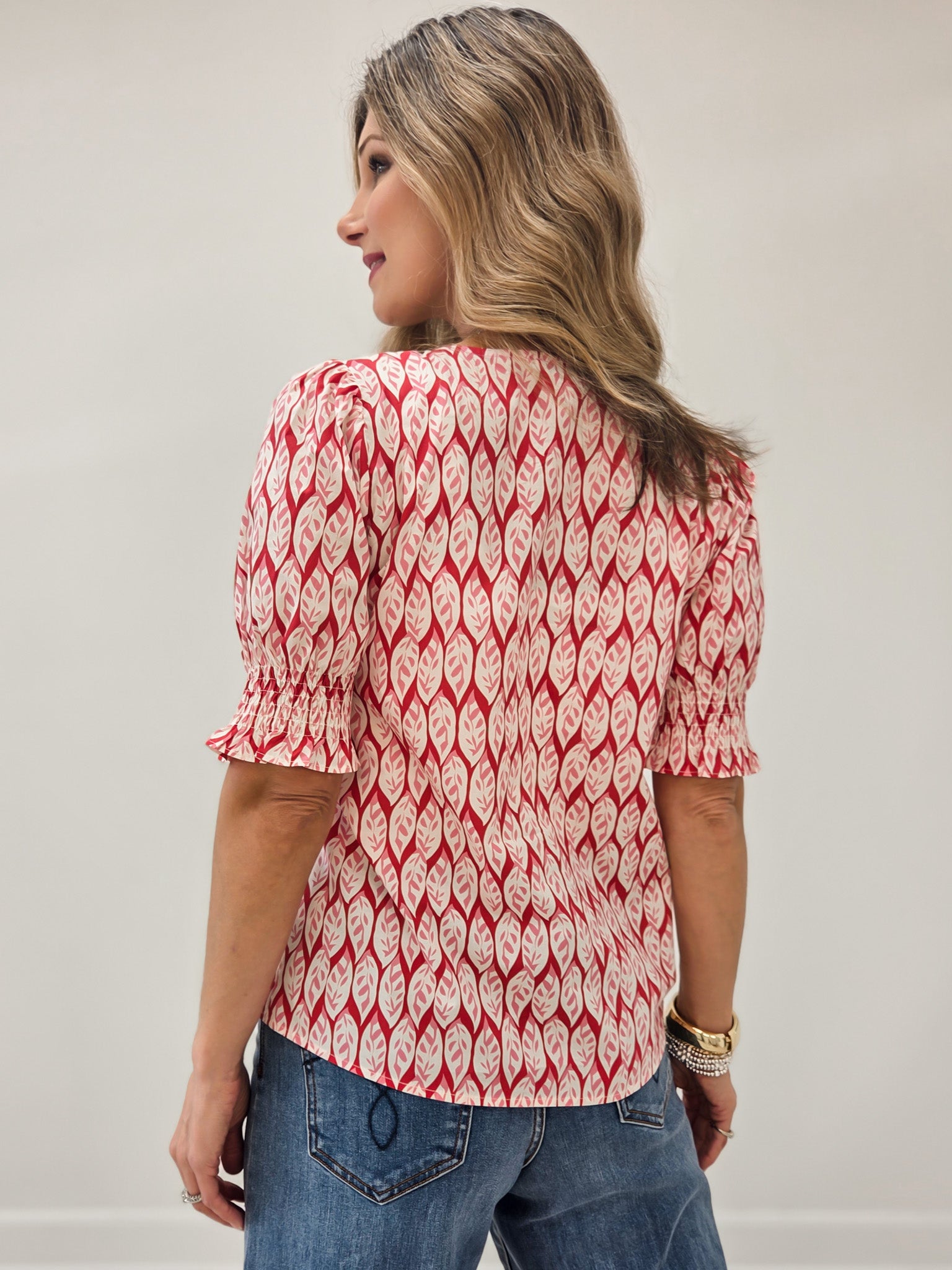 LIVE BOX SPLIT NECK SMOCKED HEM PUFF SLEEVE GEO FLORAL PRINT TOP