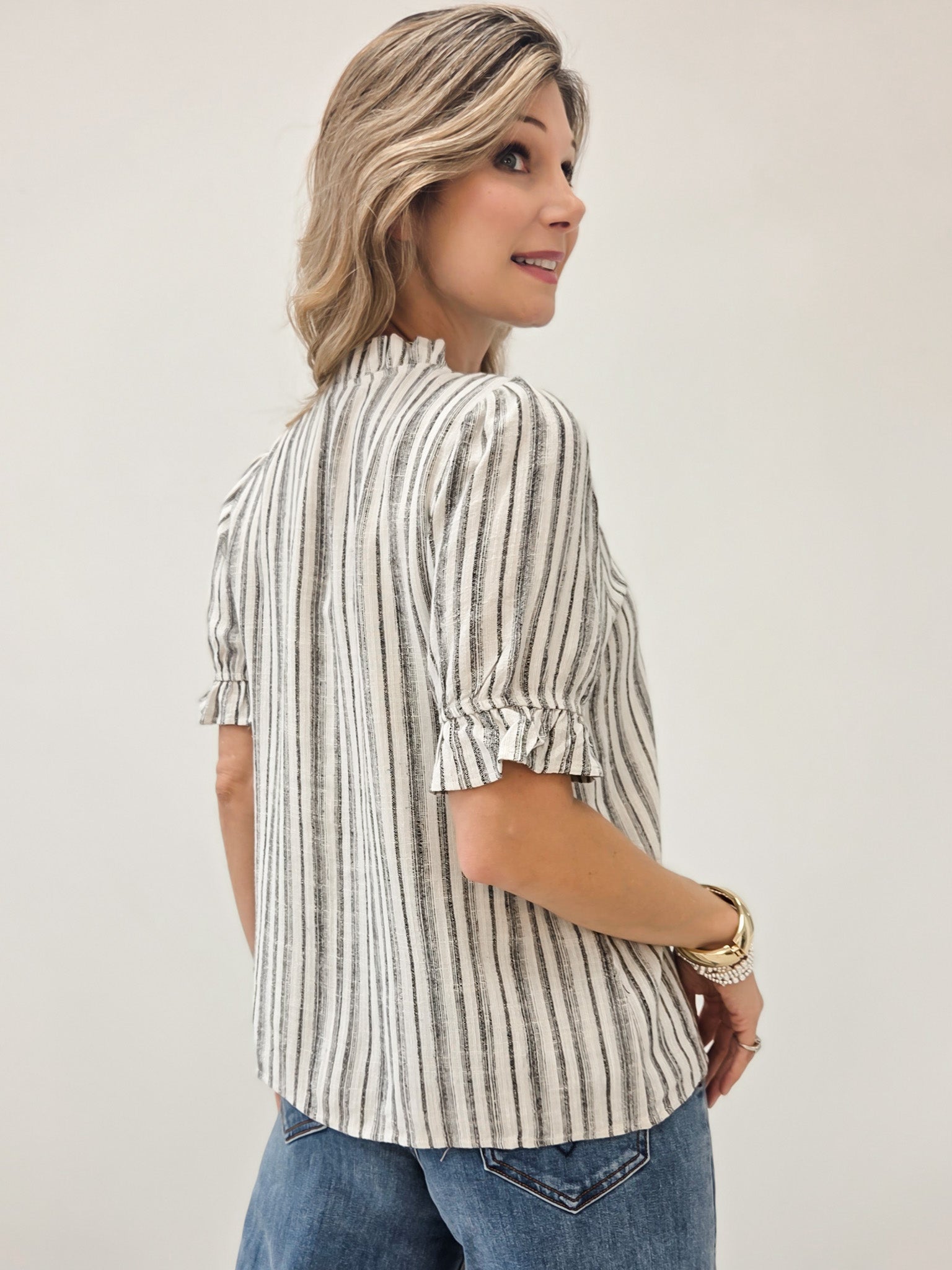 LIVE BOX FRILLED V NECK RUFFLE ELASTIC HEM SHORT SLEEVE STRIPE TOP