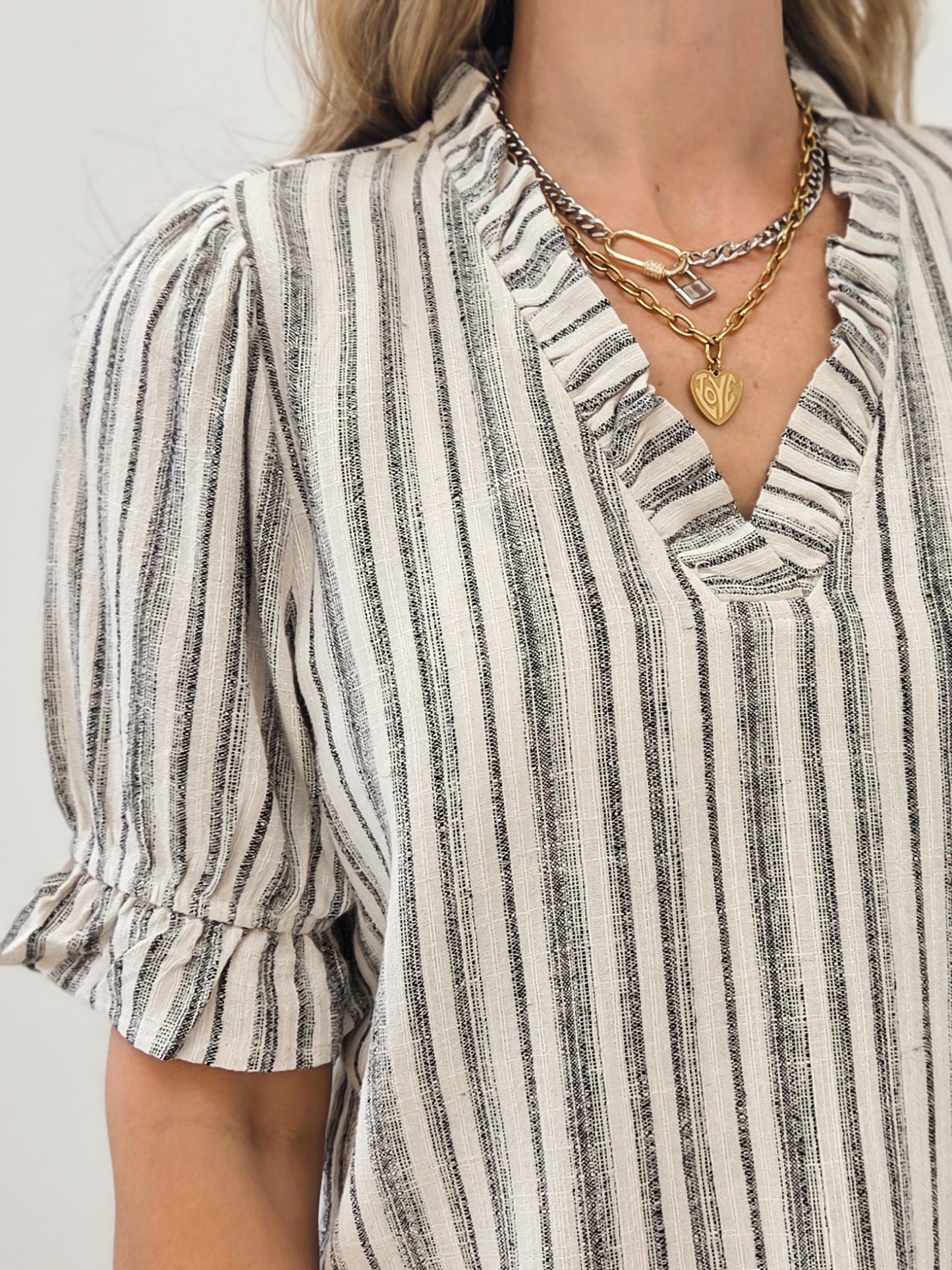 LIVE BOX FRILLED V NECK RUFFLE ELASTIC HEM SHORT SLEEVE STRIPE TOP