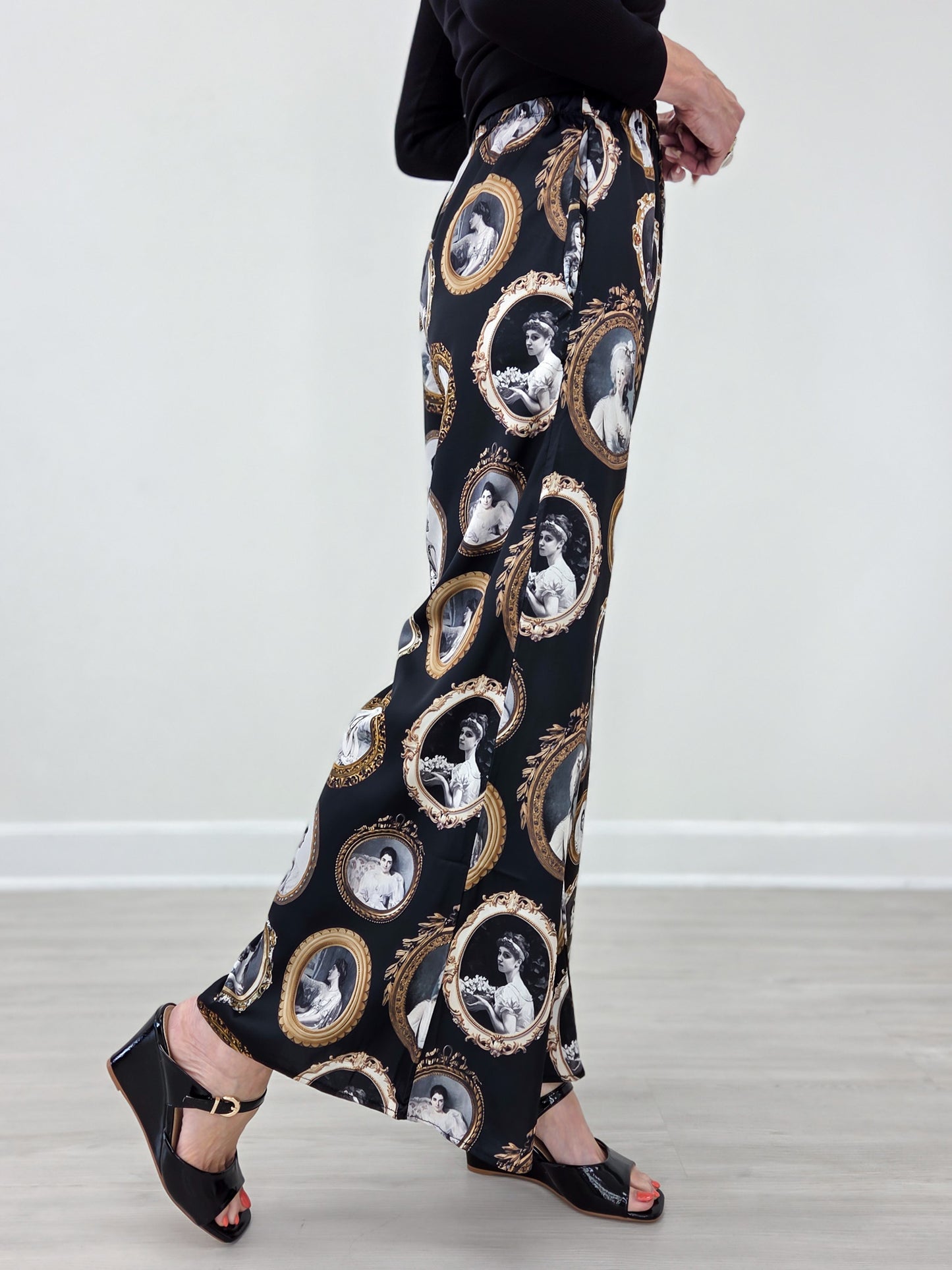 Vintage Portrait Print Wide Leg Pants Plus
