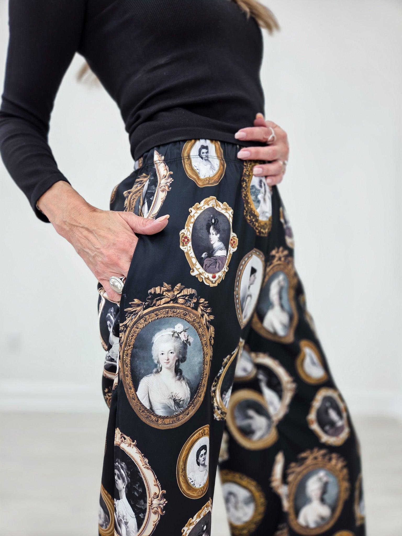 Vintage Portrait Print Wide Leg Pants Plus