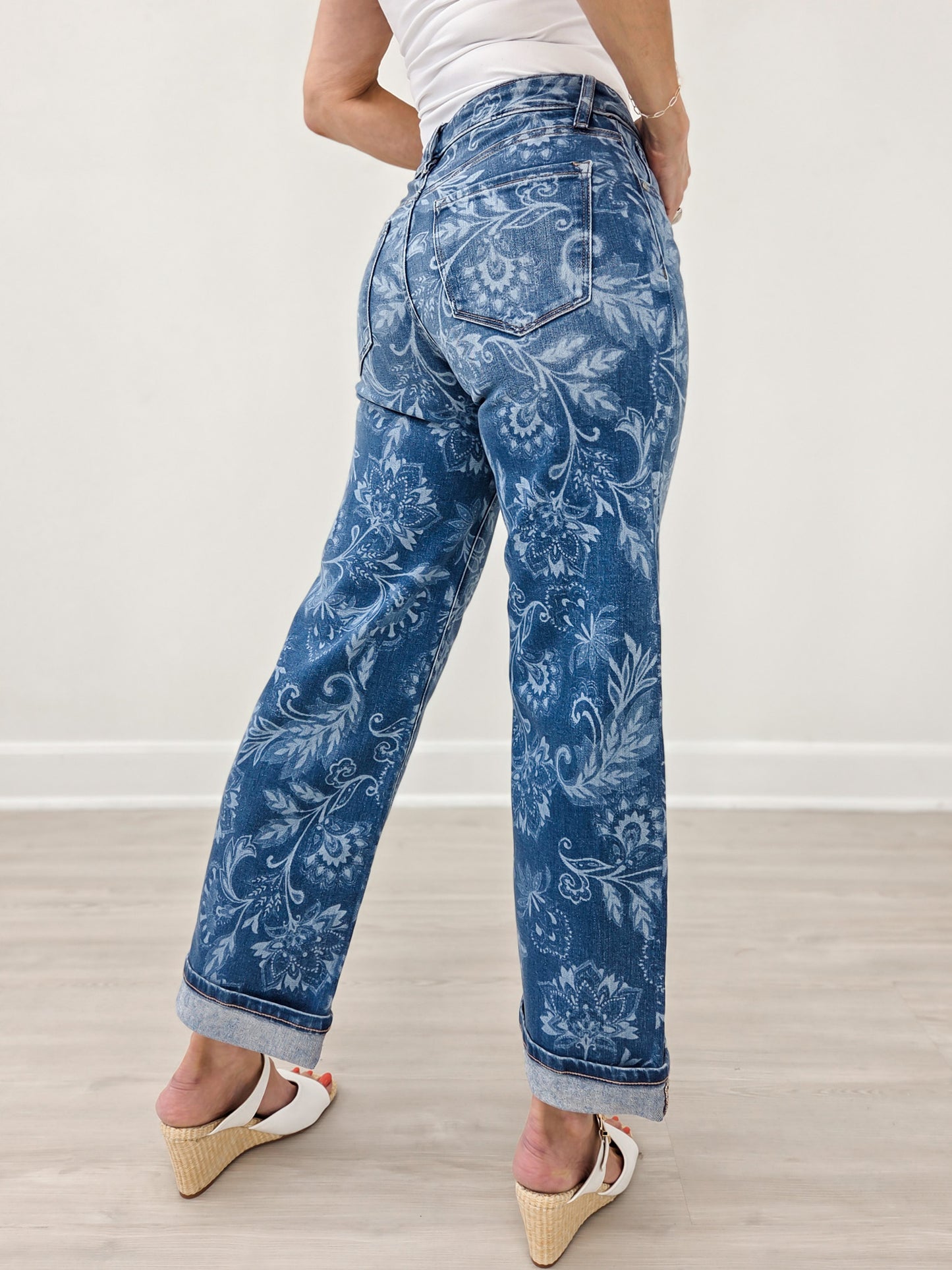 Mid Rise Ankle Jeans With Print Detail